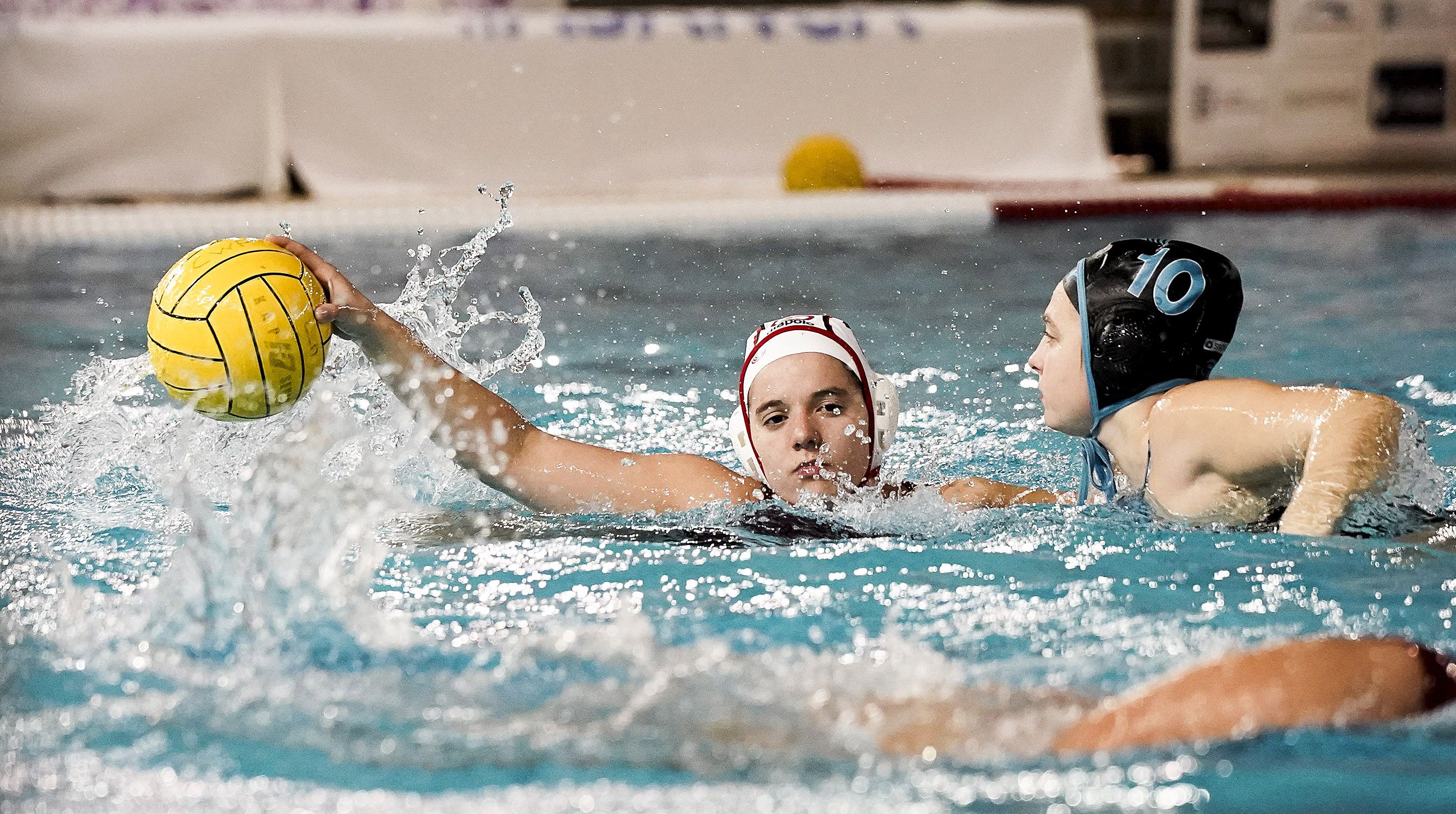 Partido entre el Waterpolo Pontevedra y el CN Molins de Rei en Rías do Sur Partido entre el Waterpolo Pontevedra y el CN Molins de Rei en Rías do Sur