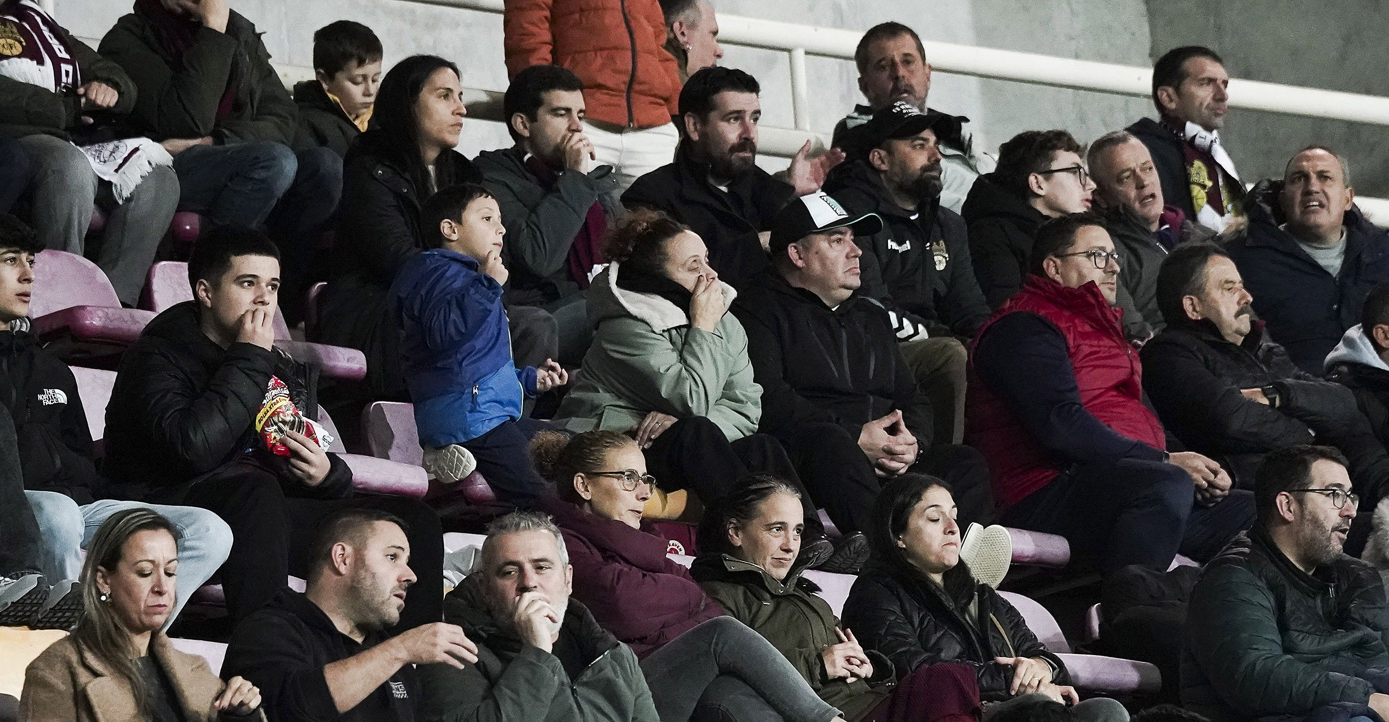 Partido entre Pontevedra CF e Guadalajara en Pasarón