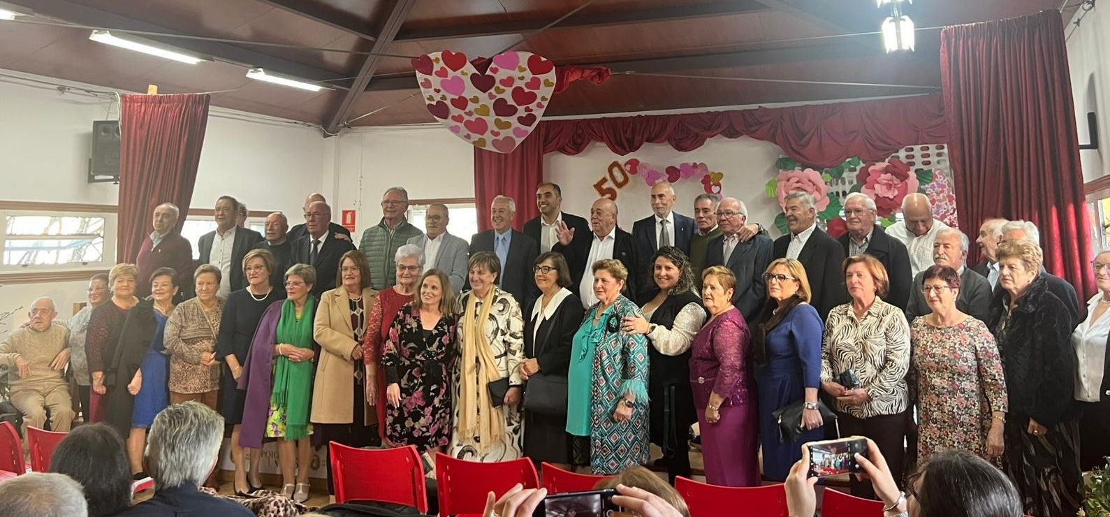 Homenaje a 19 matrimonios de Poio por sus bodas de oro