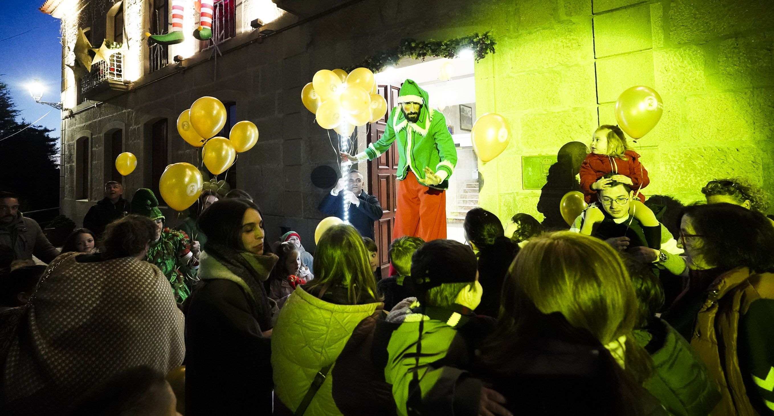 Acendido da iluminación de Nadal en Poio
