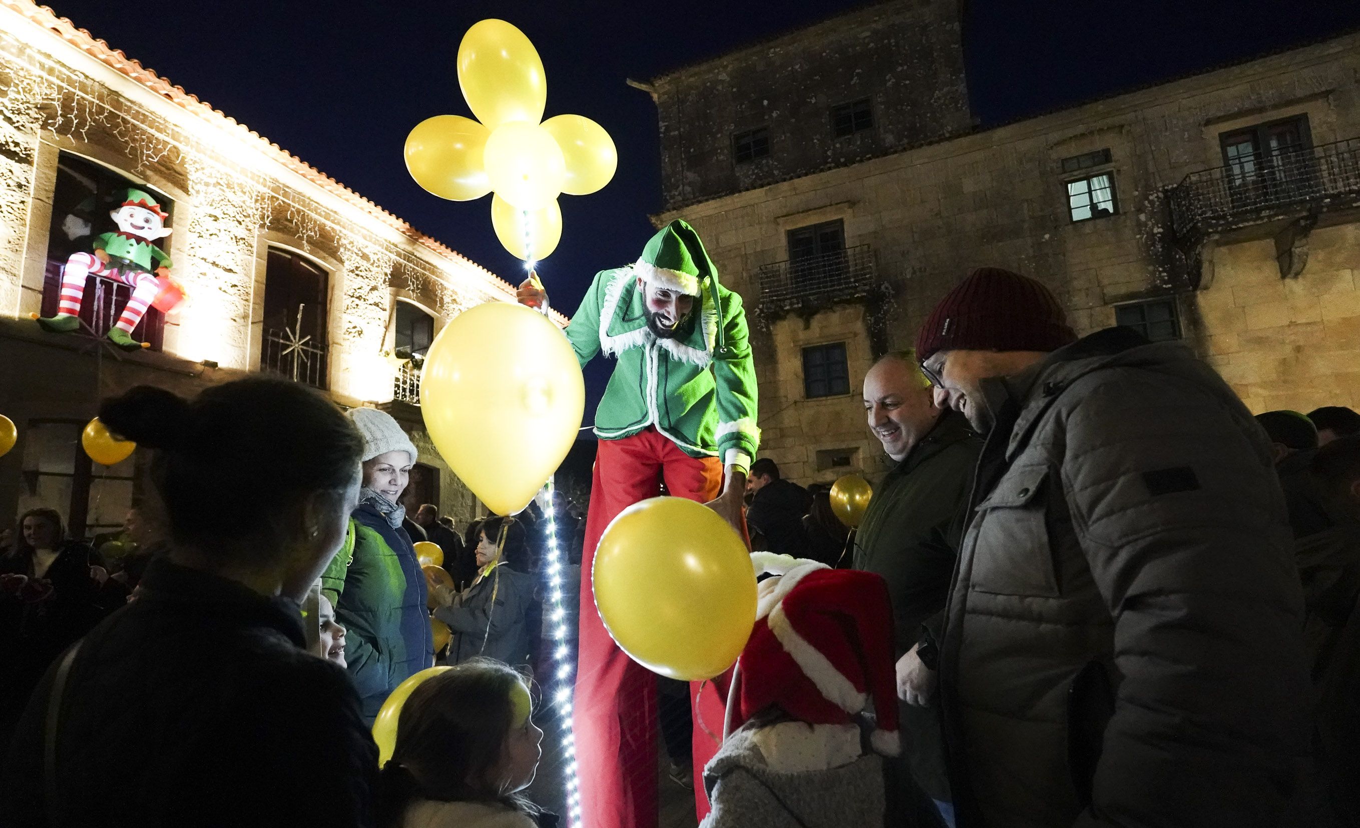 Acendido da iluminación de Nadal en Poio