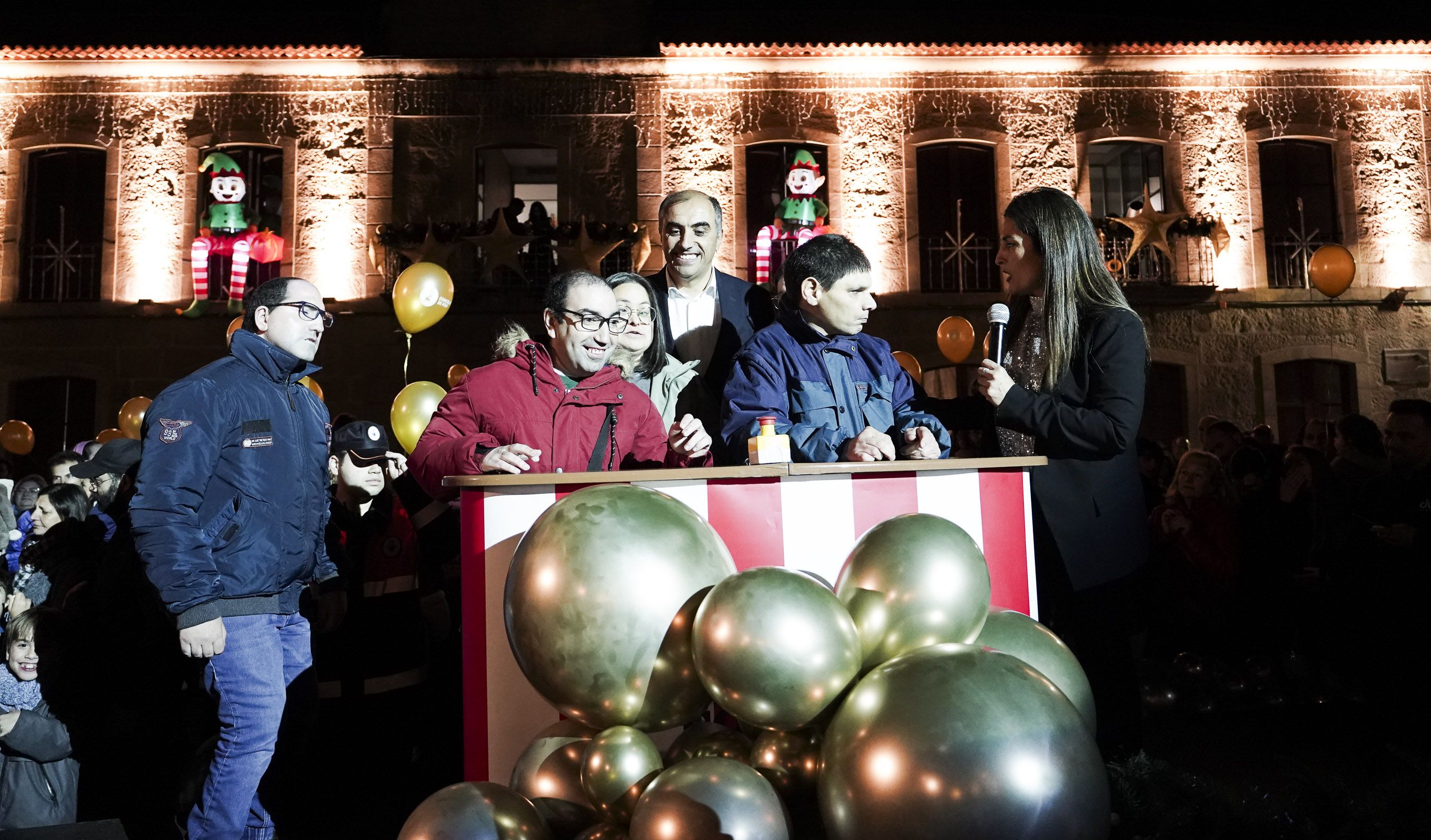 Acendido da iluminación de Nadal en Poio