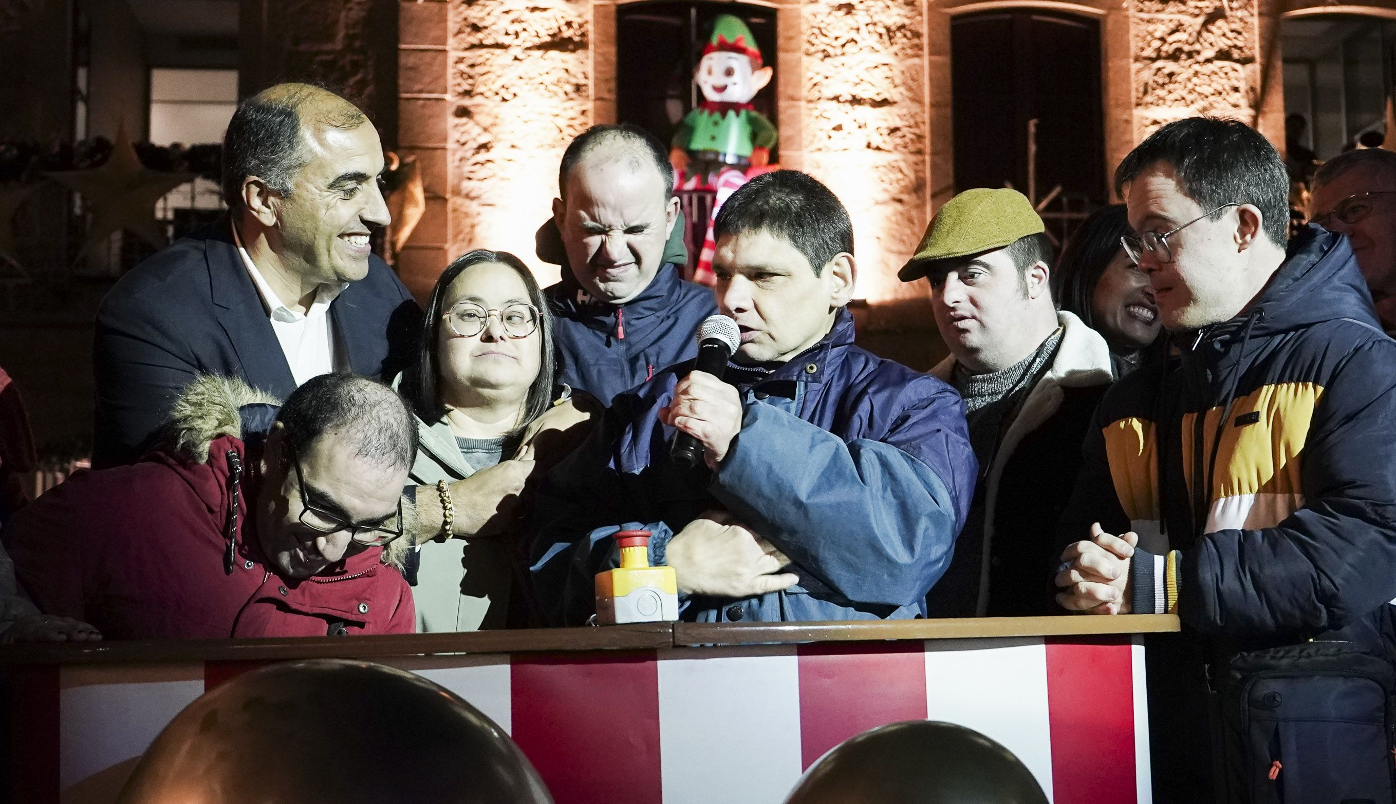 Acendido da iluminación de Nadal en Poio