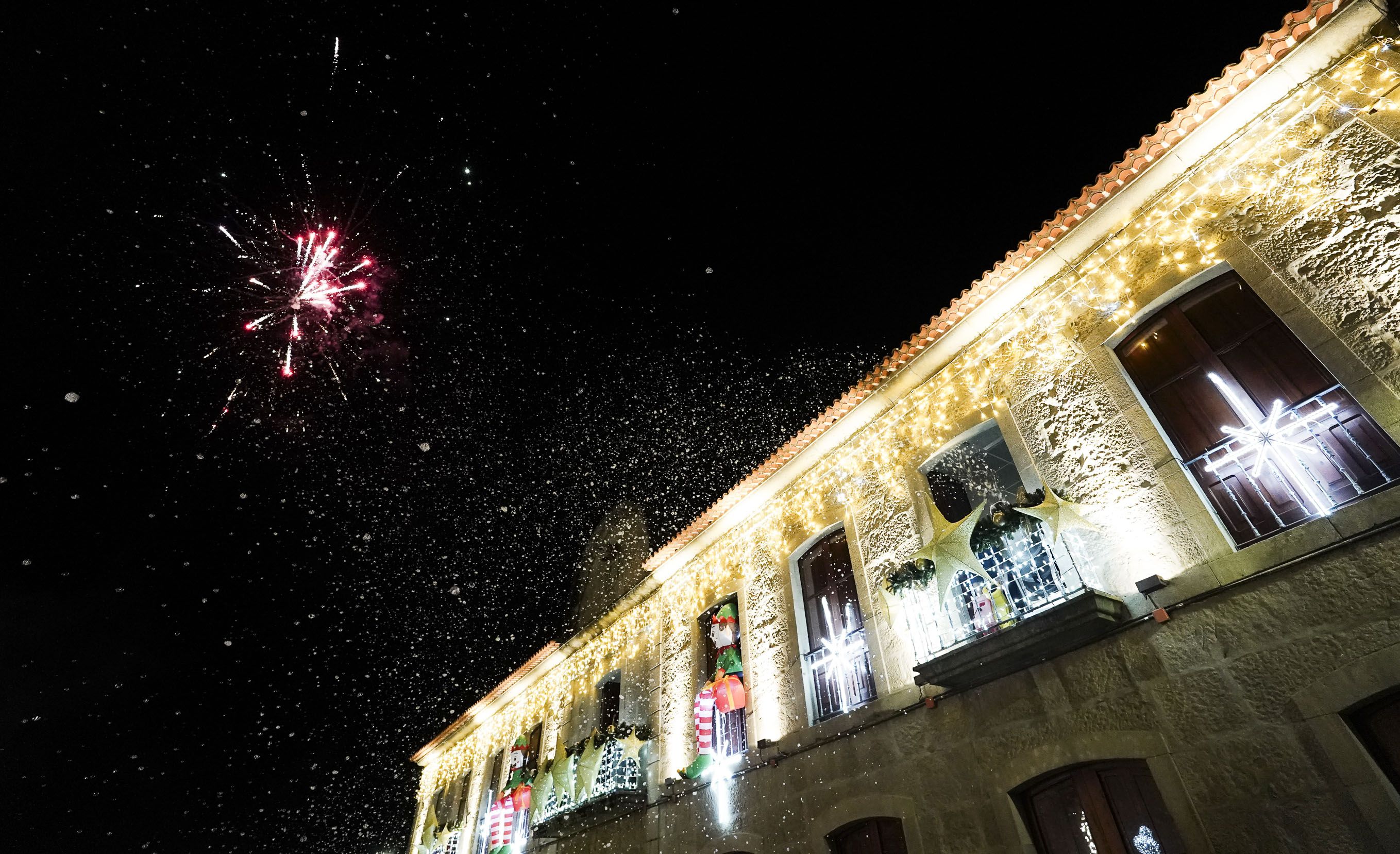 Acendido da iluminación de Nadal en Poio