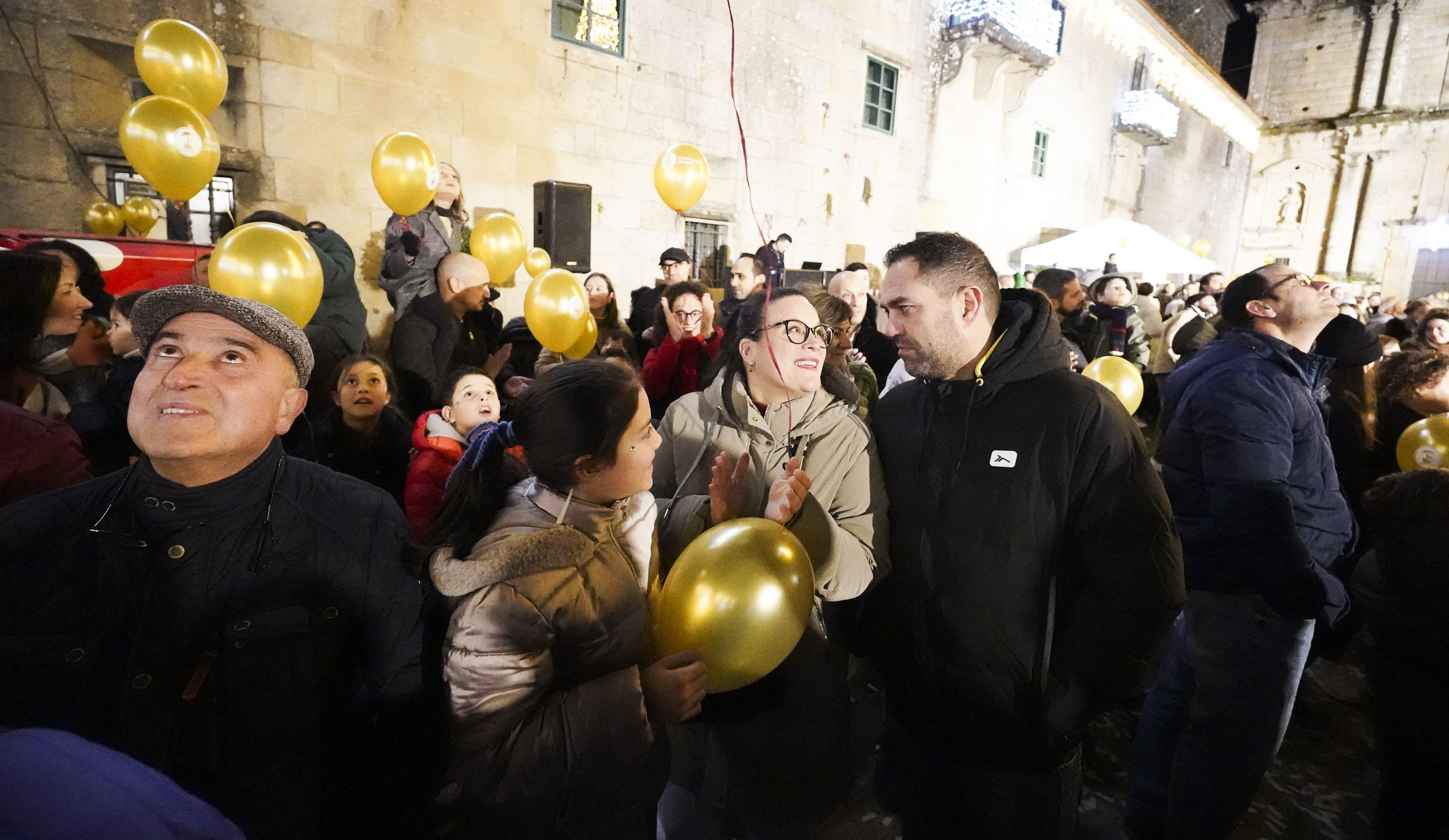 Acendido da iluminación de Nadal en Poio