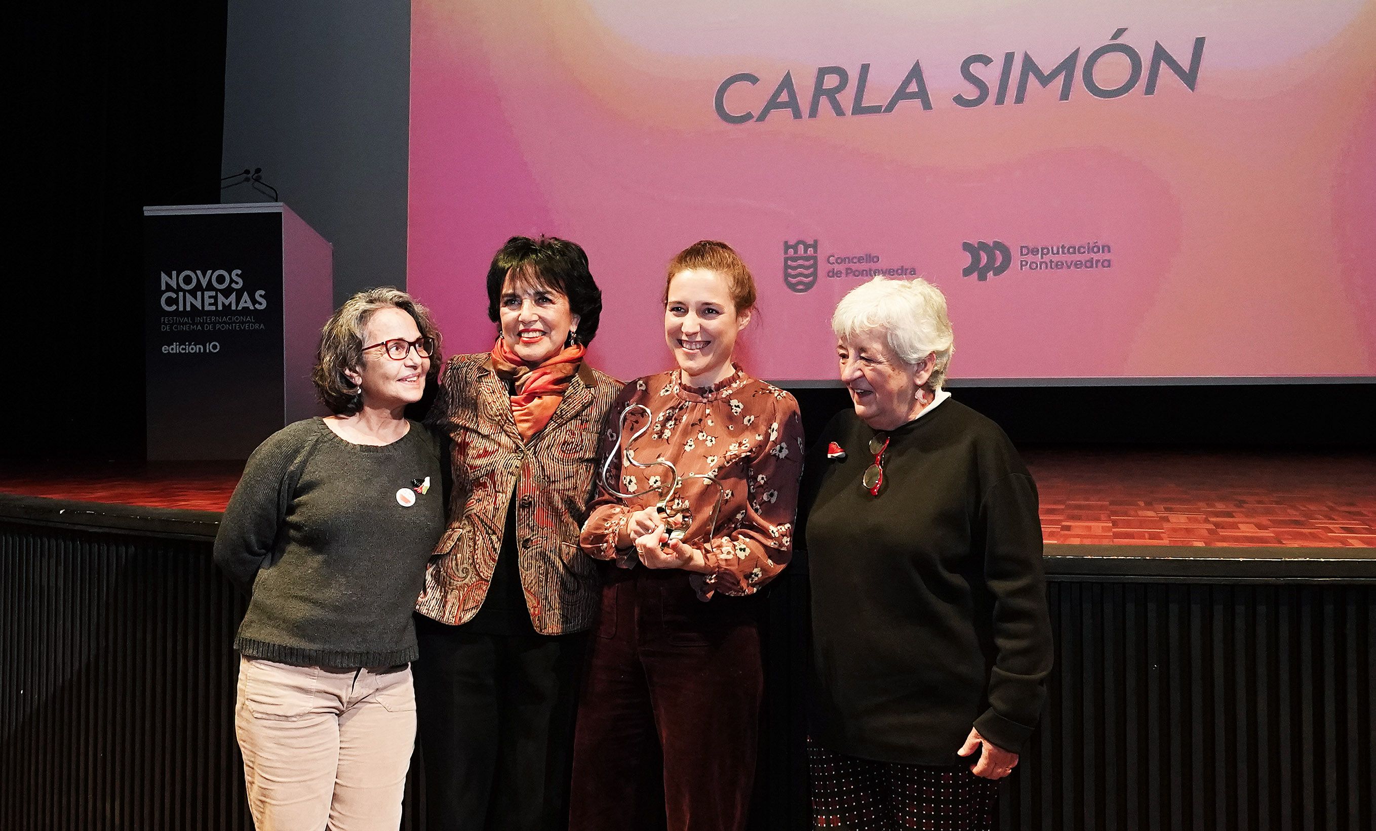 Carla Simón recibe en Pontevedra o I Premio de Cinematografía Novos Cinemas