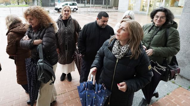 Unha representación do persoal de limpeza do Edificio Administrativo da Xunta en Pontevedra