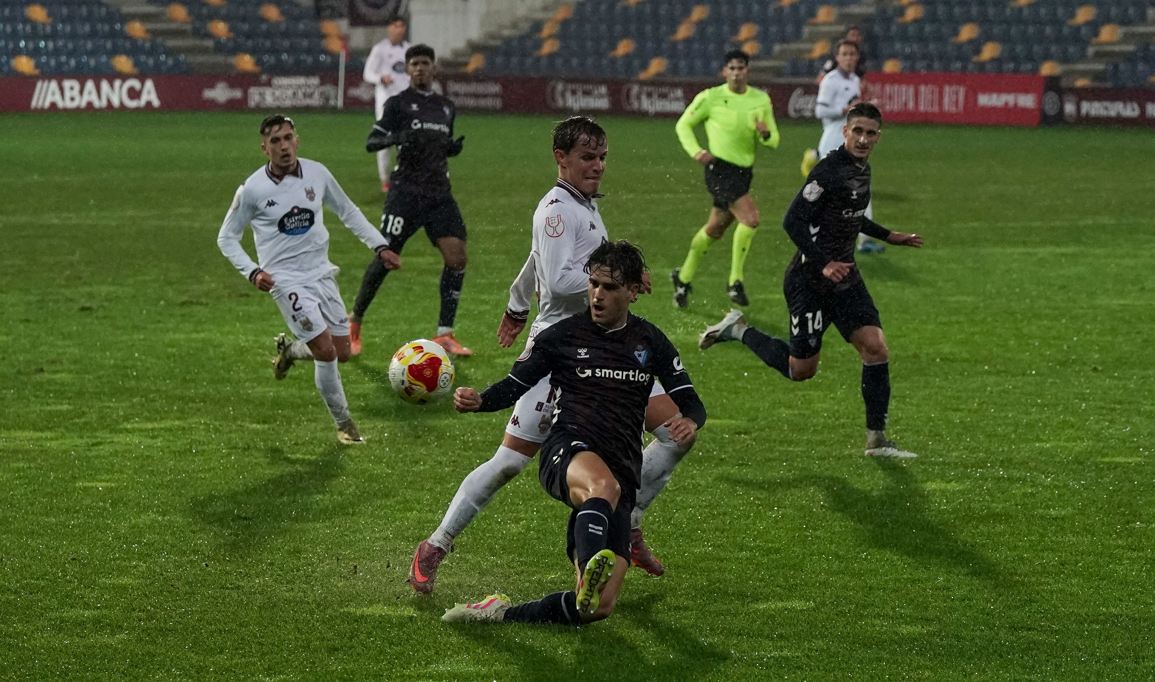 Partido de Copa do Rey entre Pontevedra e Eibar en Pasarón Partido de Copa do Rey entre Pontevedra e Eibar en Pasarón