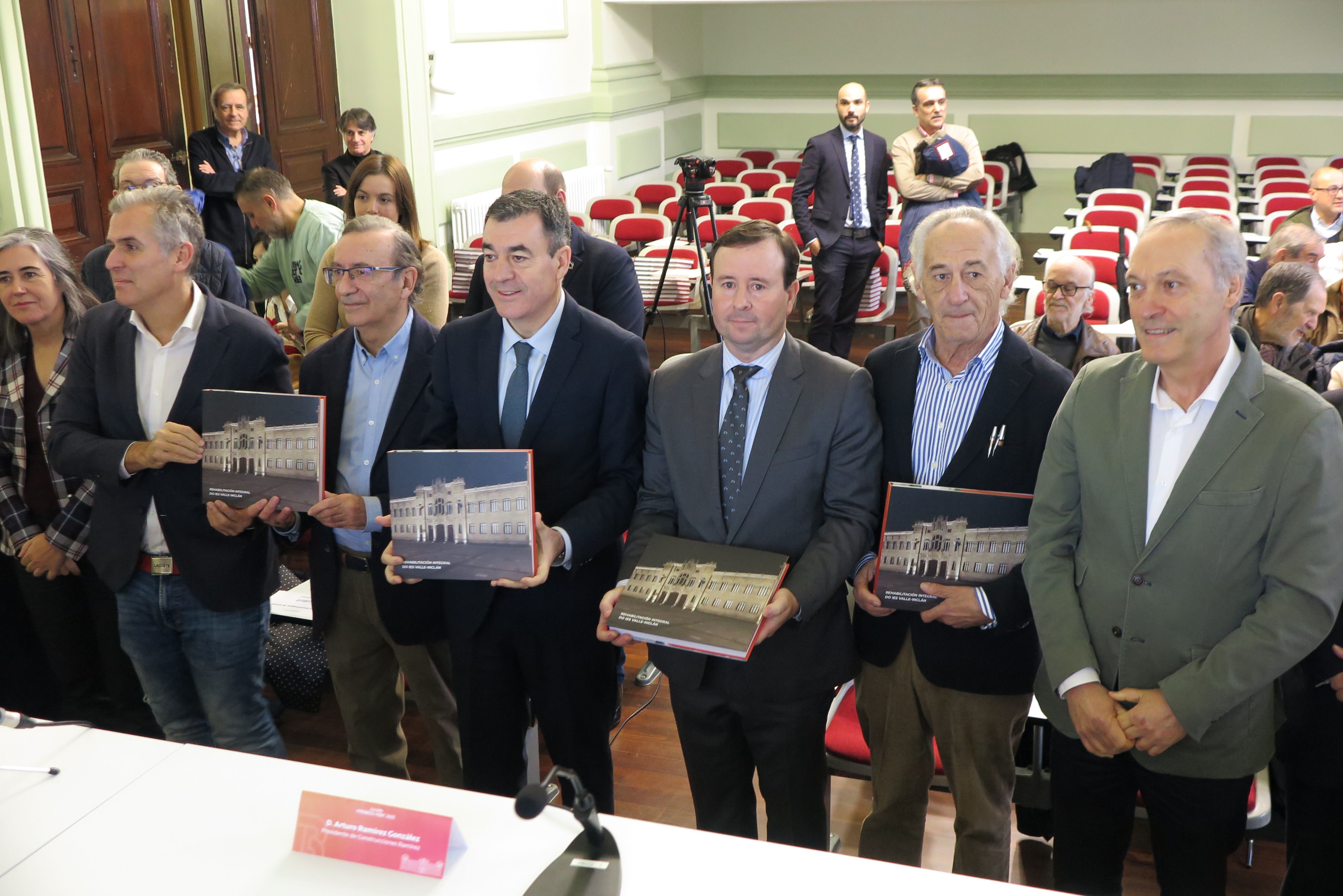 Construcciones Ramírez presentó un libro que recoge la historia y el proceso de rehabilitación del IES Valle Inclán