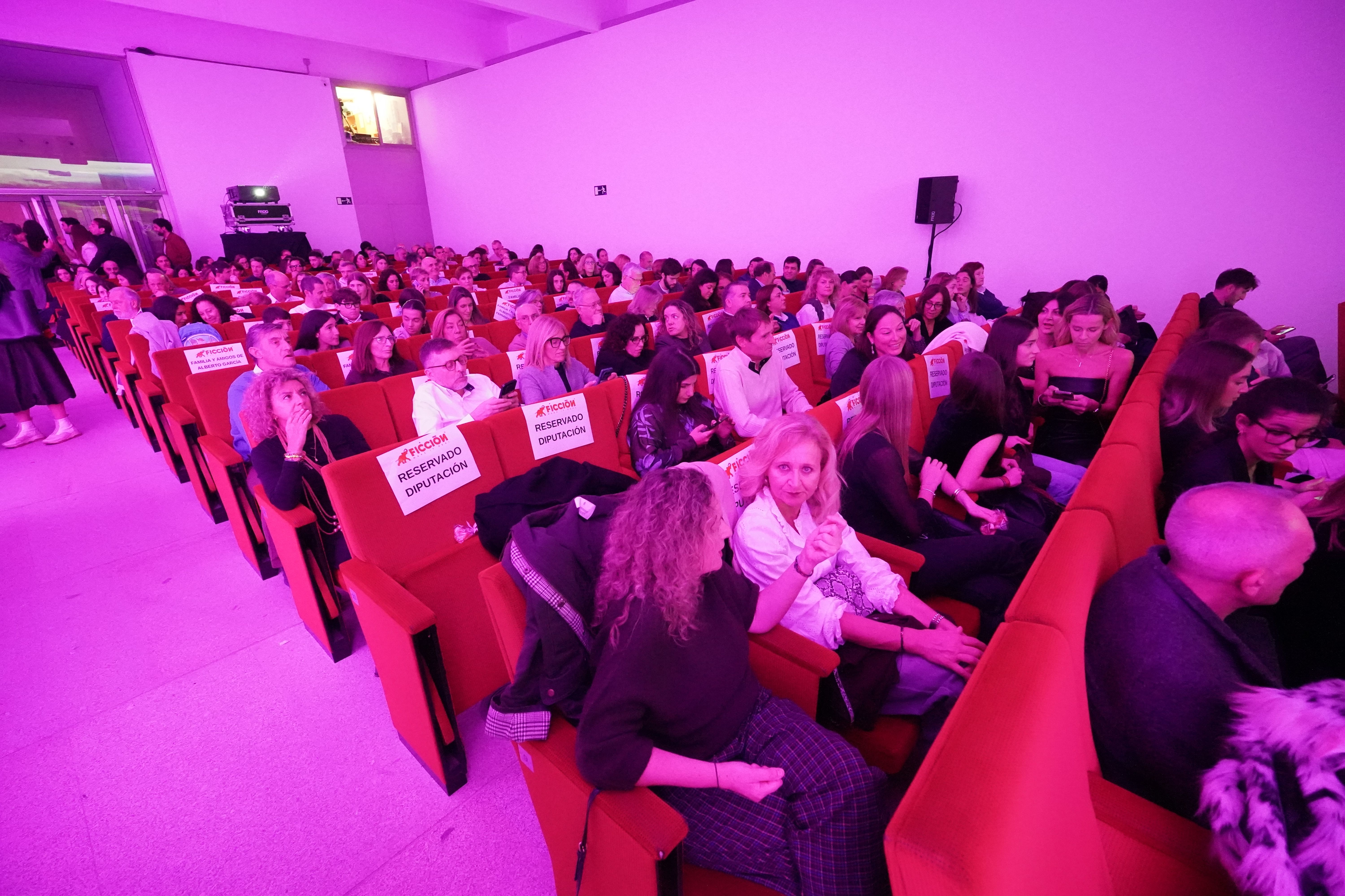 Estreno en Pontevedra de la película 'Me has robado el corazón' con Óscar Casas y Ana Jara Estreno en Pontevedra de la película 'Me has robado el corazón' con Óscar Casas y Ana Jara