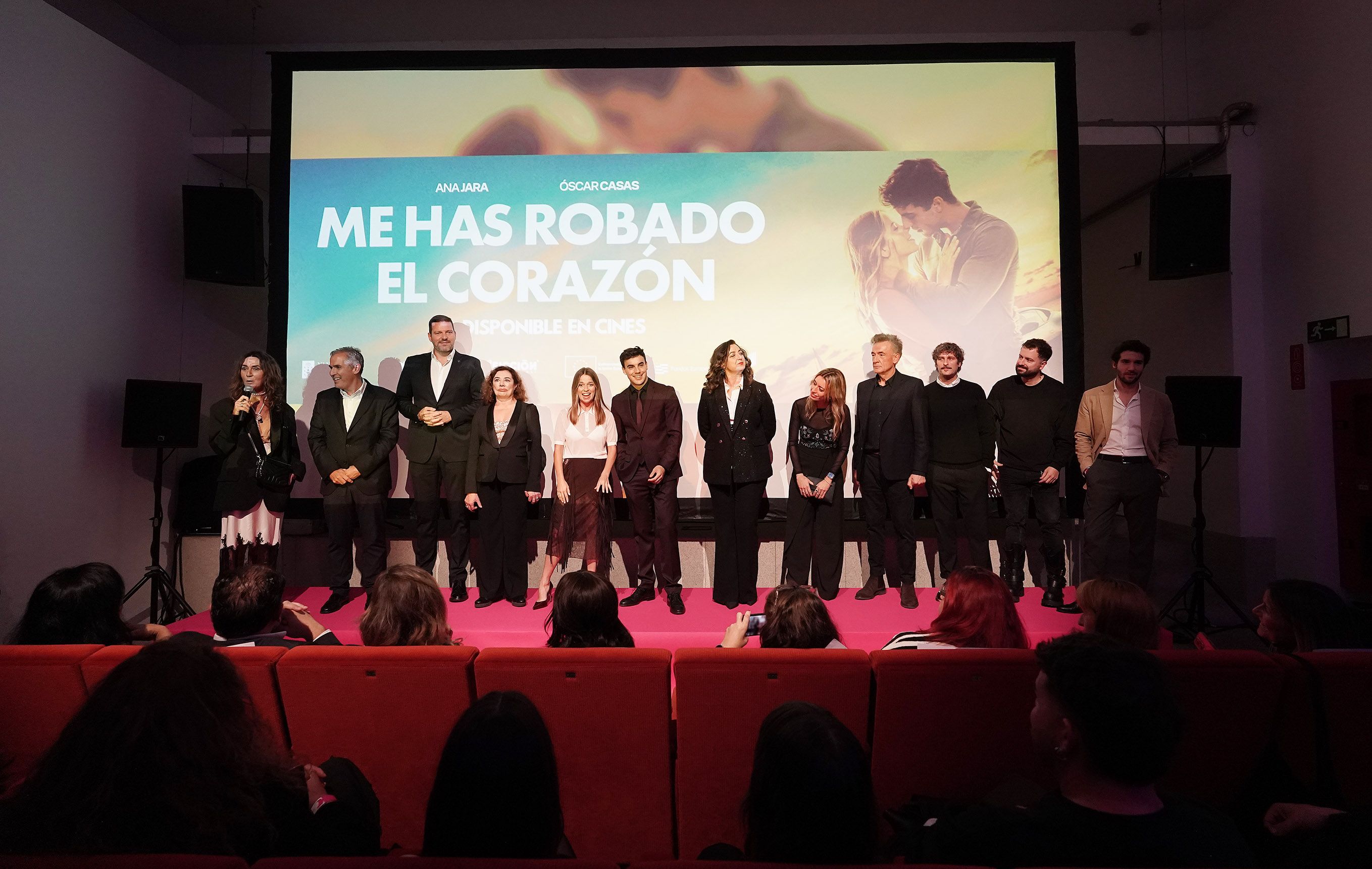 Estreno en Pontevedra de la película 'Me has robado el corazón' con Óscar Casas y Ana Jara Estreno en Pontevedra de la película 'Me has robado el corazón' con Óscar Casas y Ana Jara