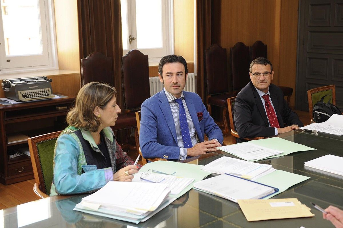El fiscal jefe de Pontevedra en reunión de la Junta de Expurgo