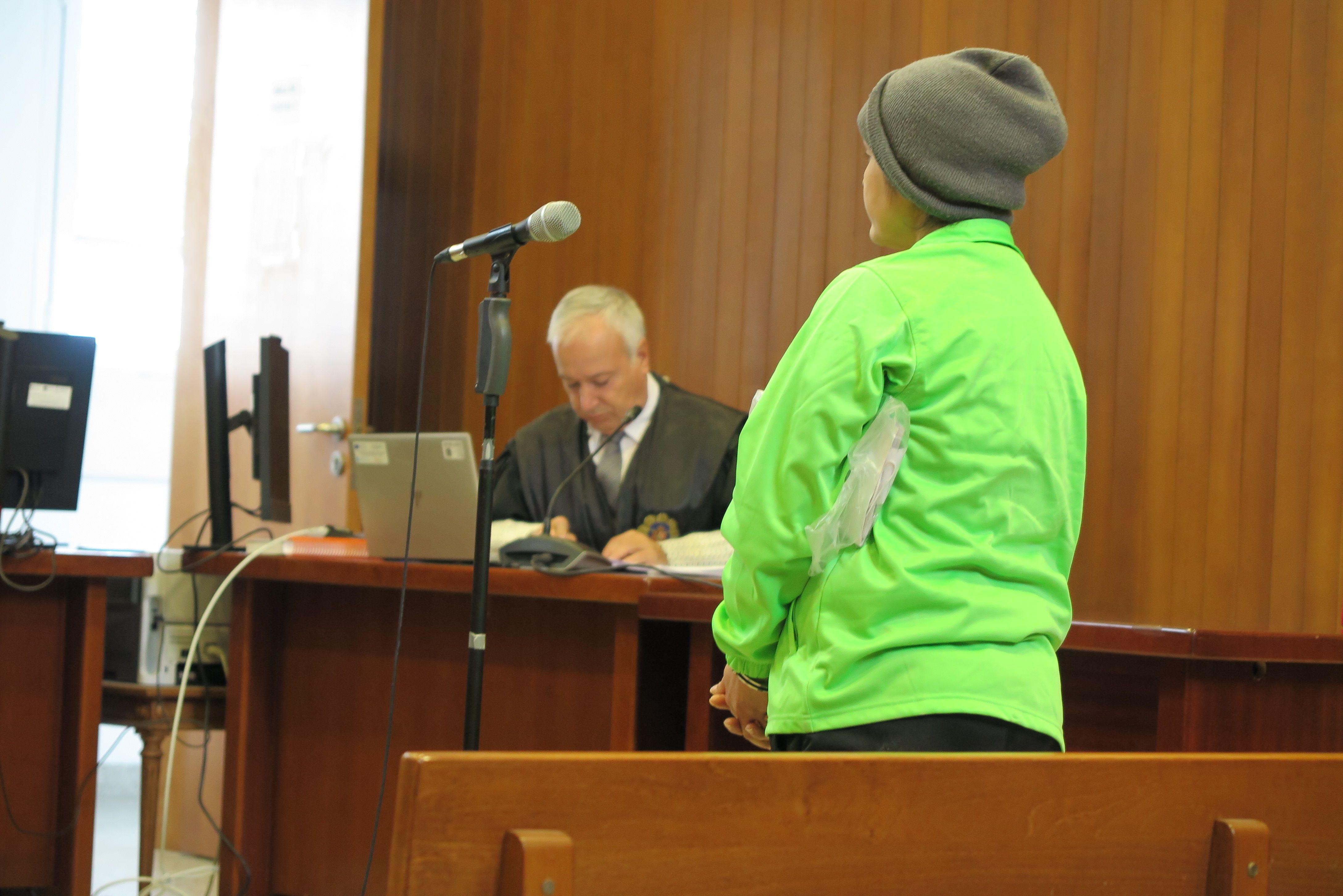 La acusada durante el juicio por atentado contra agente de la autoridad
