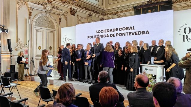 A Coral Polifónica de Pontevedra con Jorge Cubela, Luis López e José López Campos