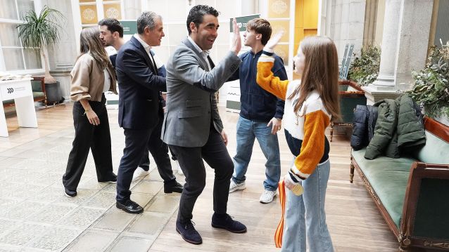 Recepción a los jugadores del Club Bádminton Ravachol, Raúl Bergua e Suevia García Recepción a los jugadores del Club Bádminton Ravachol, Raúl Bergua e Suevia García