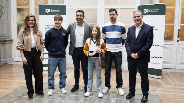 Recepción a los jugadores del Club Bádminton Ravachol, Raúl Bergua e Suevia García Recepción a los jugadores del Club Bádminton Ravachol, Raúl Bergua e Suevia García