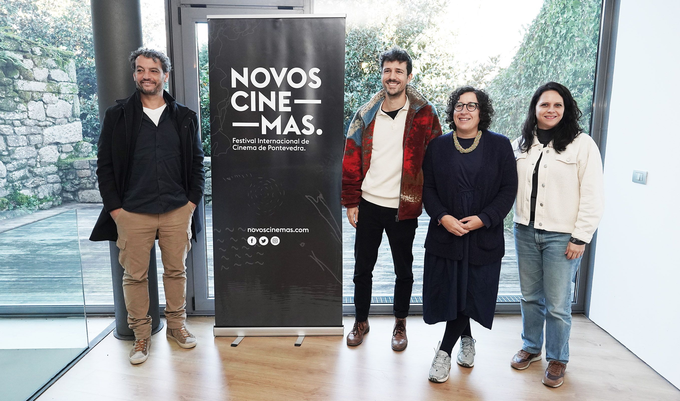 Mesa do décimo aniversario de Novos Cinemas