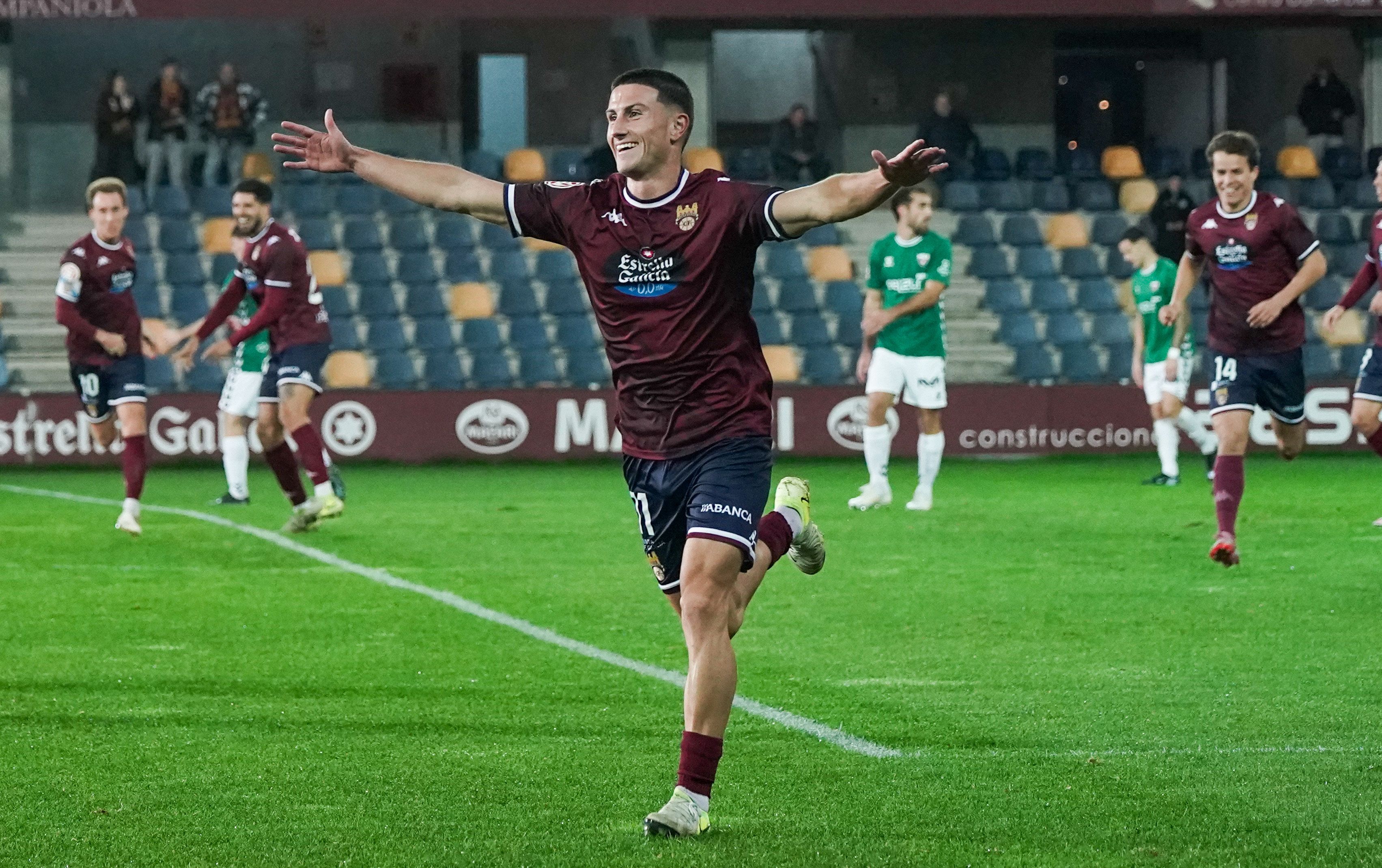 Miguel Cuesta celebra o seu gol fronte ao Arenas de Getxo