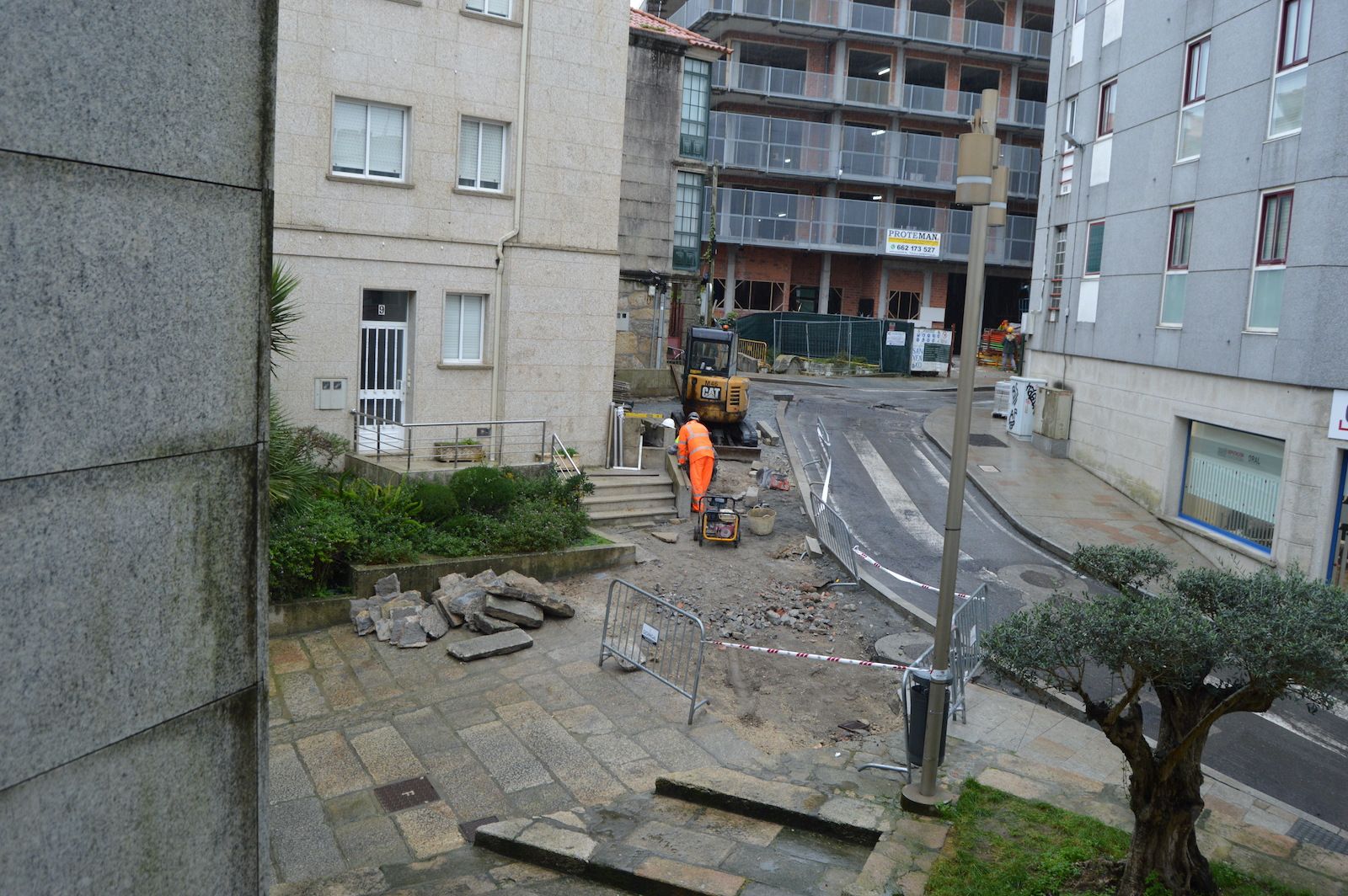 Obras de mejora en las calles del entorno del mercado de Sanxenxo