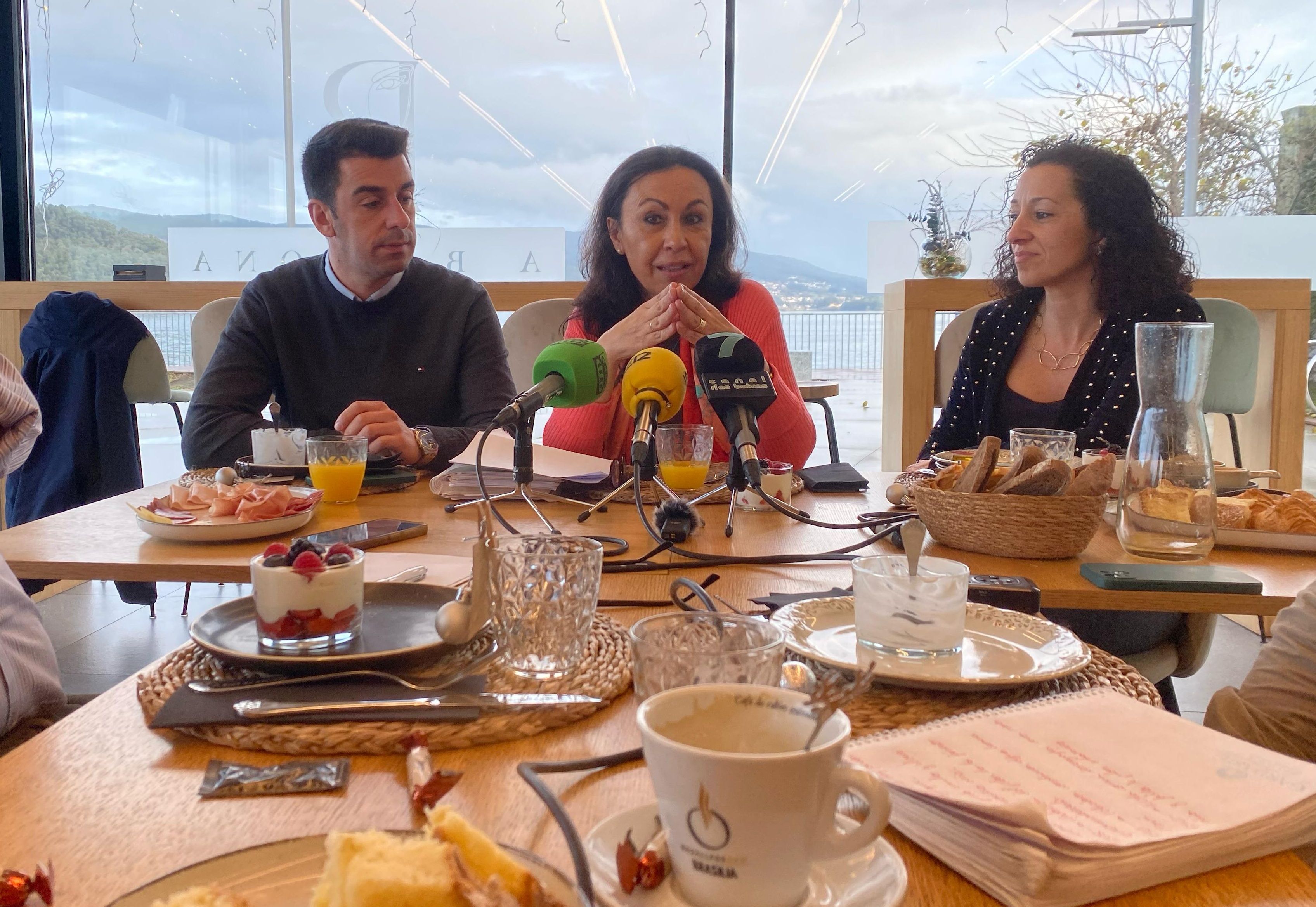 Desayuno informativo con Pablo Novas, María Ramallo y Marian Sanmartín