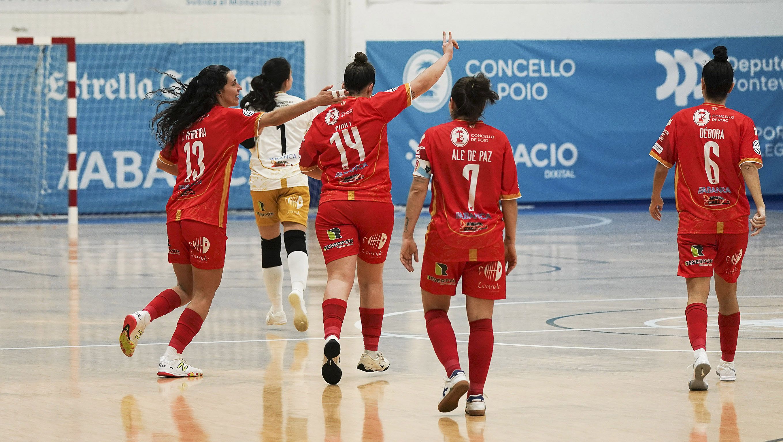 Octavos de final de la Copa del Reina entre Poio Pescamar y Futsi Atlético