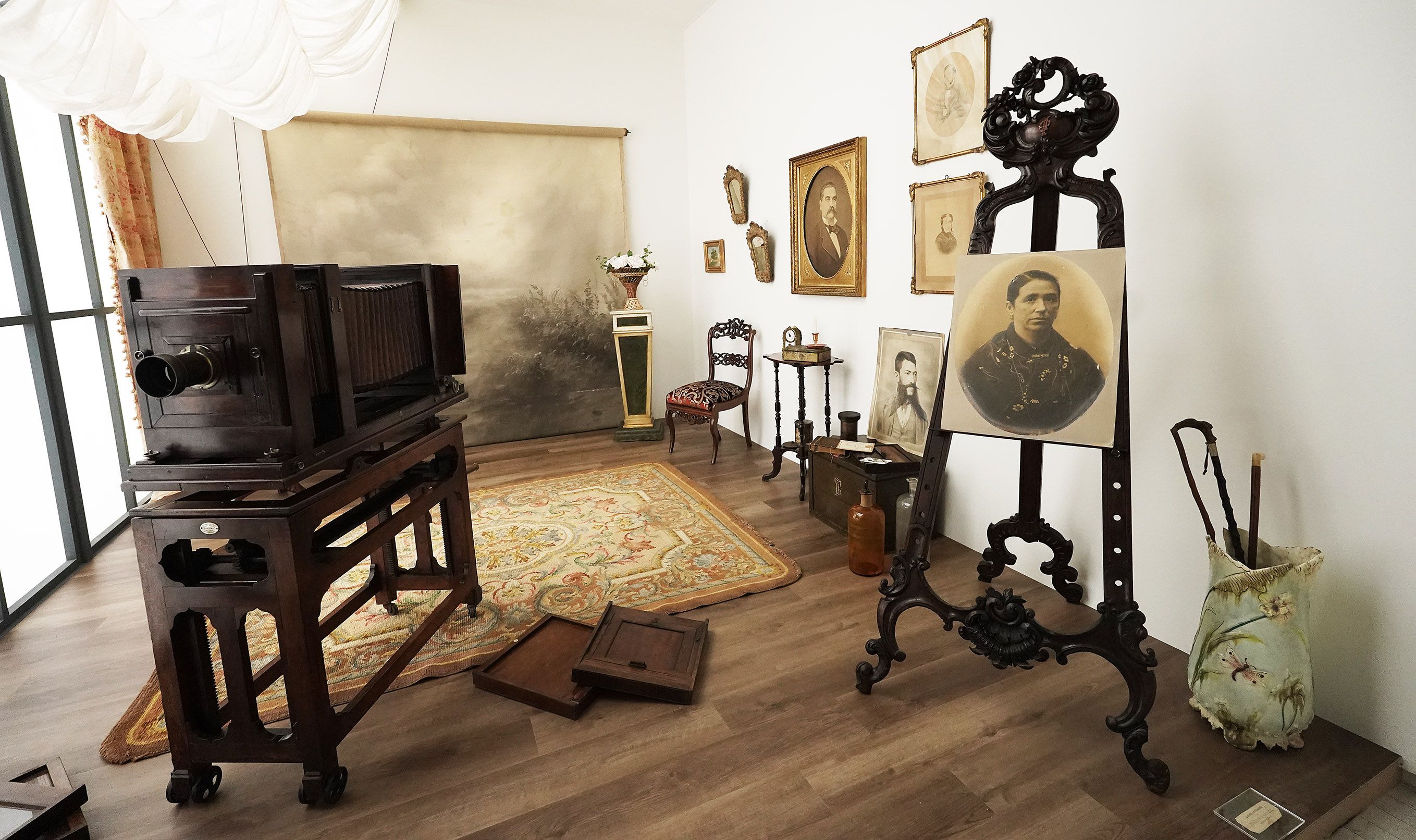 Exposición "Debuxar coa luz" en el Museo de Pontevedra