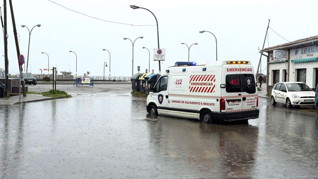 O servizo de Emerxencias de Cambados tivo que intervir en varios puntos O servizo de Emerxencias de Cambados tivo que intervir en varios puntos