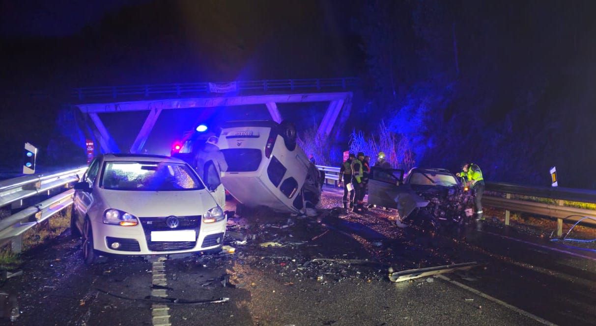 Accidente de tráfico na variante de Caldas