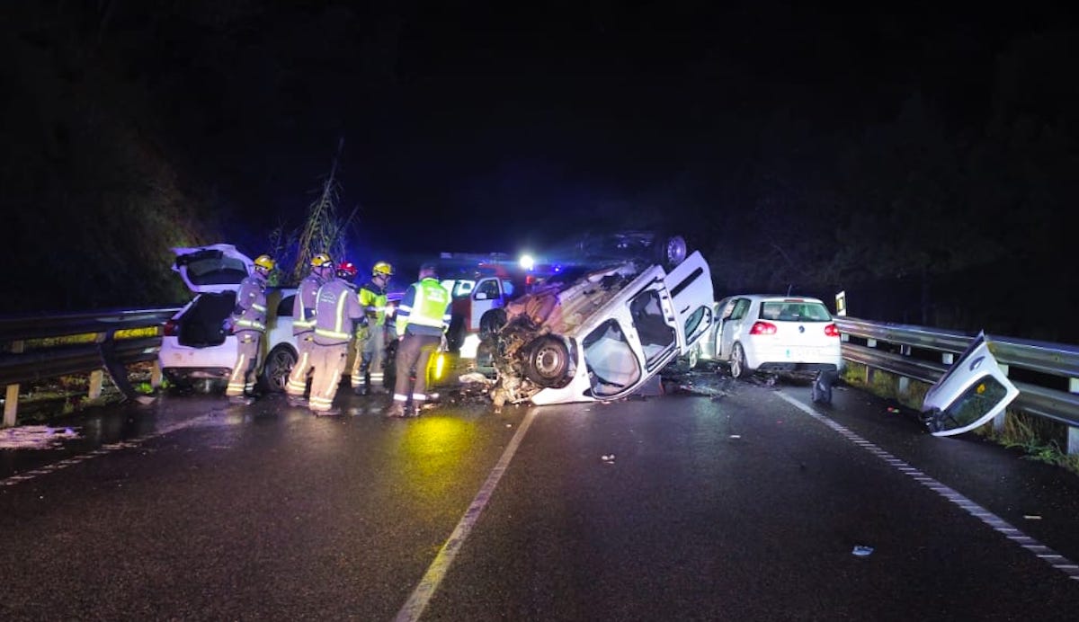 Accidente de tráfico na variante de Caldas Accidente de tráfico na variante de Caldas
