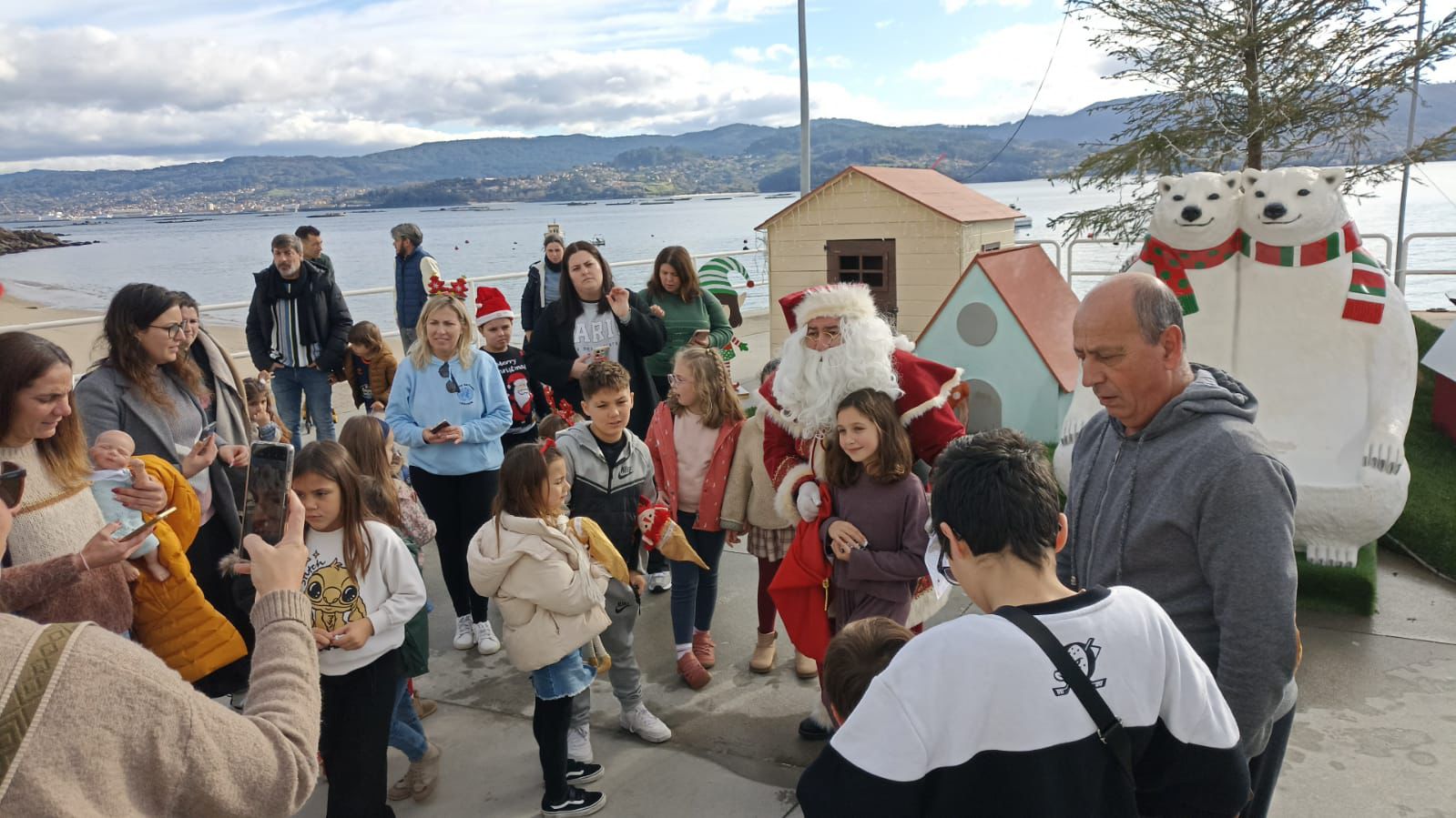 Ruta de Papá Noel polas Aldeas de Nadal e as parroquias de Poio Ruta de Papá Noel polas Aldeas de Nadal e as parroquias de Poio
