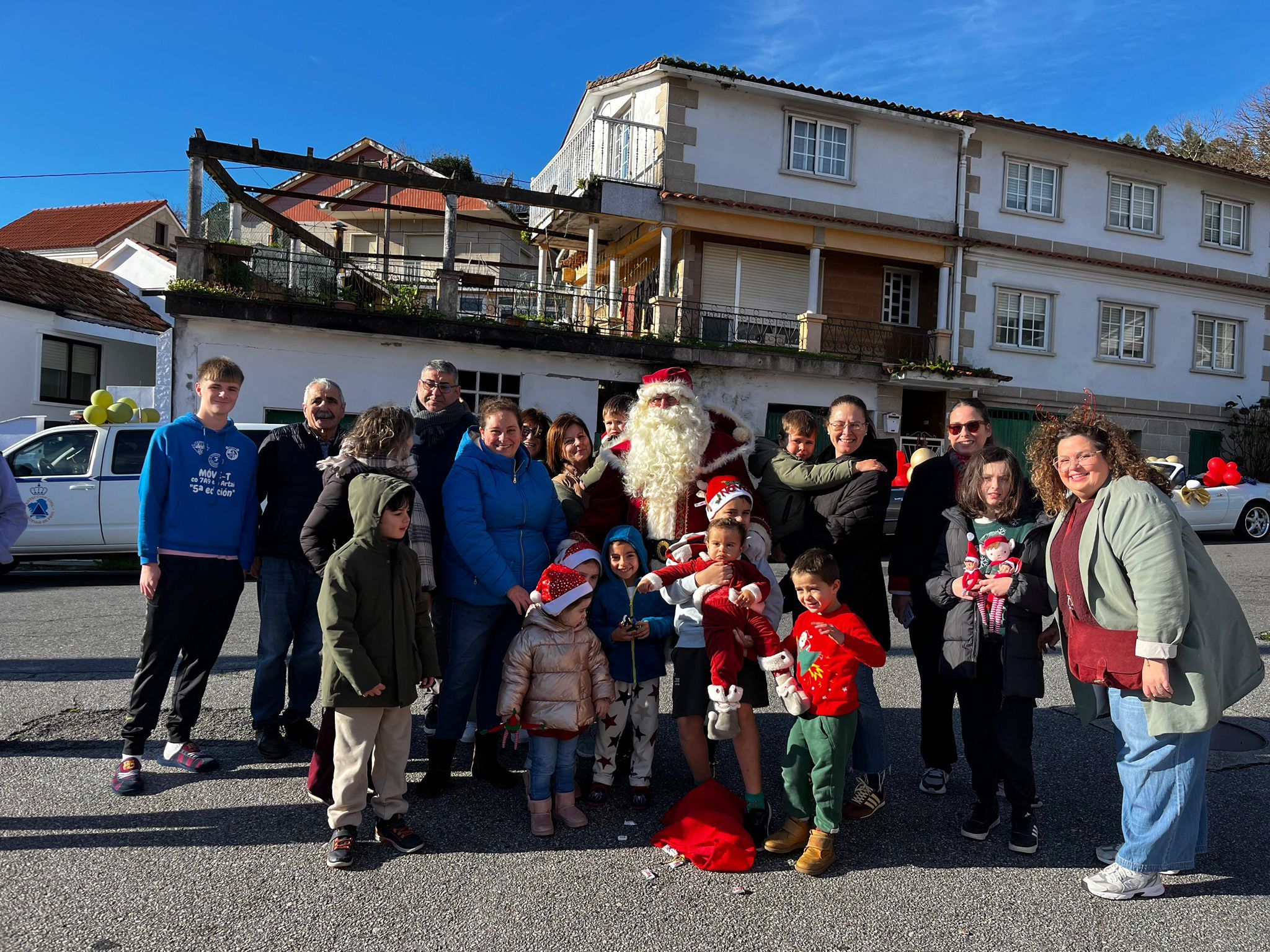 Ruta de Papá Noel polas Aldeas de Nadal e as parroquias de Poio Ruta de Papá Noel polas Aldeas de Nadal e as parroquias de Poio