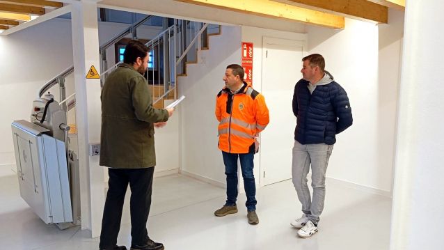 Manuel Campos, alcalde de Cuntis, durante á visita ao edificio da nova sede da Fundación Terra Termarum