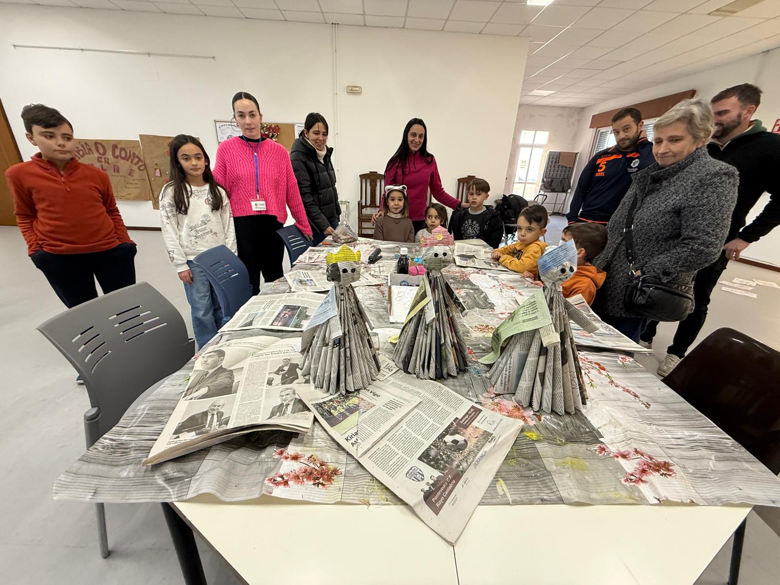 Reis Magos elaborados con papel na Lama Reis Magos elaborados con papel na Lama