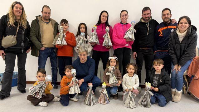 Participantes na actividade de papiroflexia na Lama