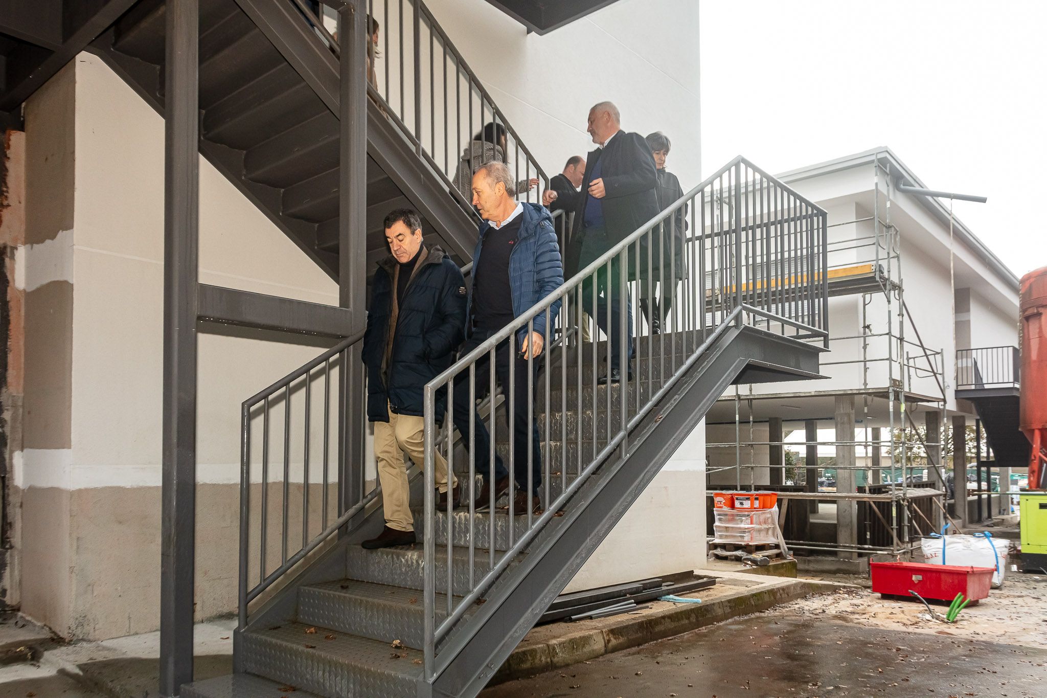 Román Rodríguez visita las obras de ampliación en el IES Aquis Celenis