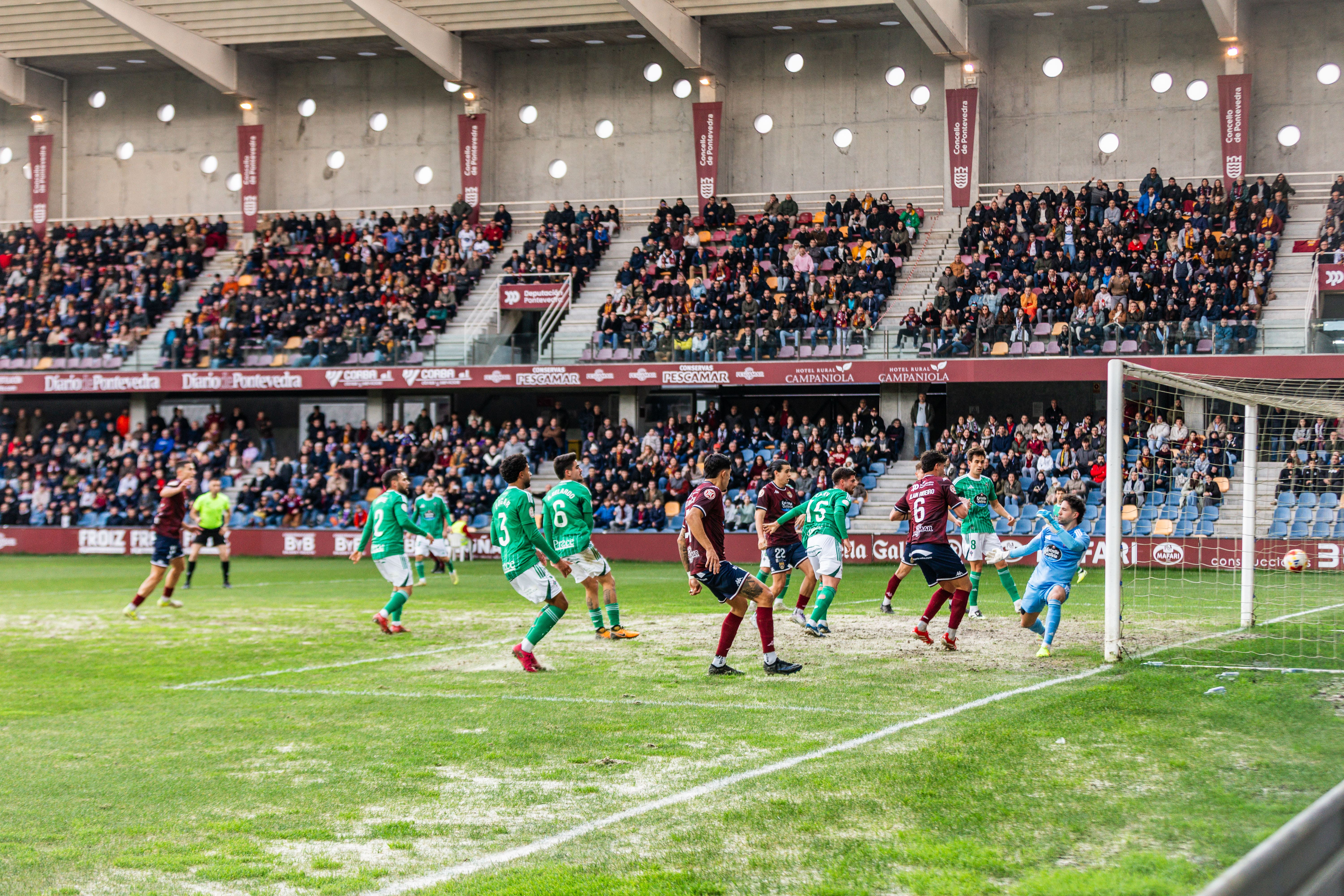 Partido entre Pontevedra CF y Racing Club de Ferrol en Pasarón Partido entre Pontevedra CF y Racing Club de Ferrol en Pasarón