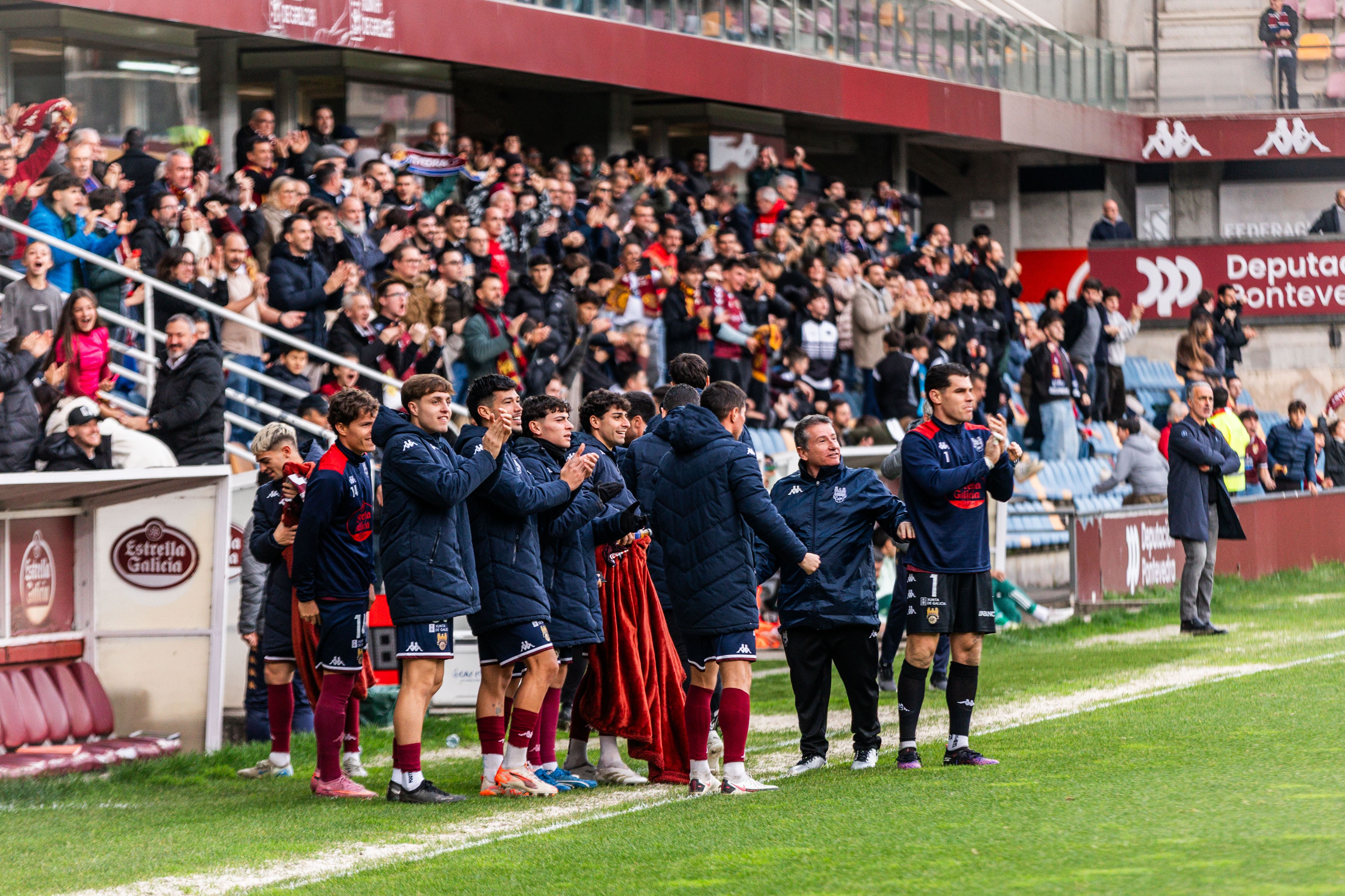 Partido entre Pontevedra CF y Racing Club de Ferrol en Pasarón Partido entre Pontevedra CF y Racing Club de Ferrol en Pasarón