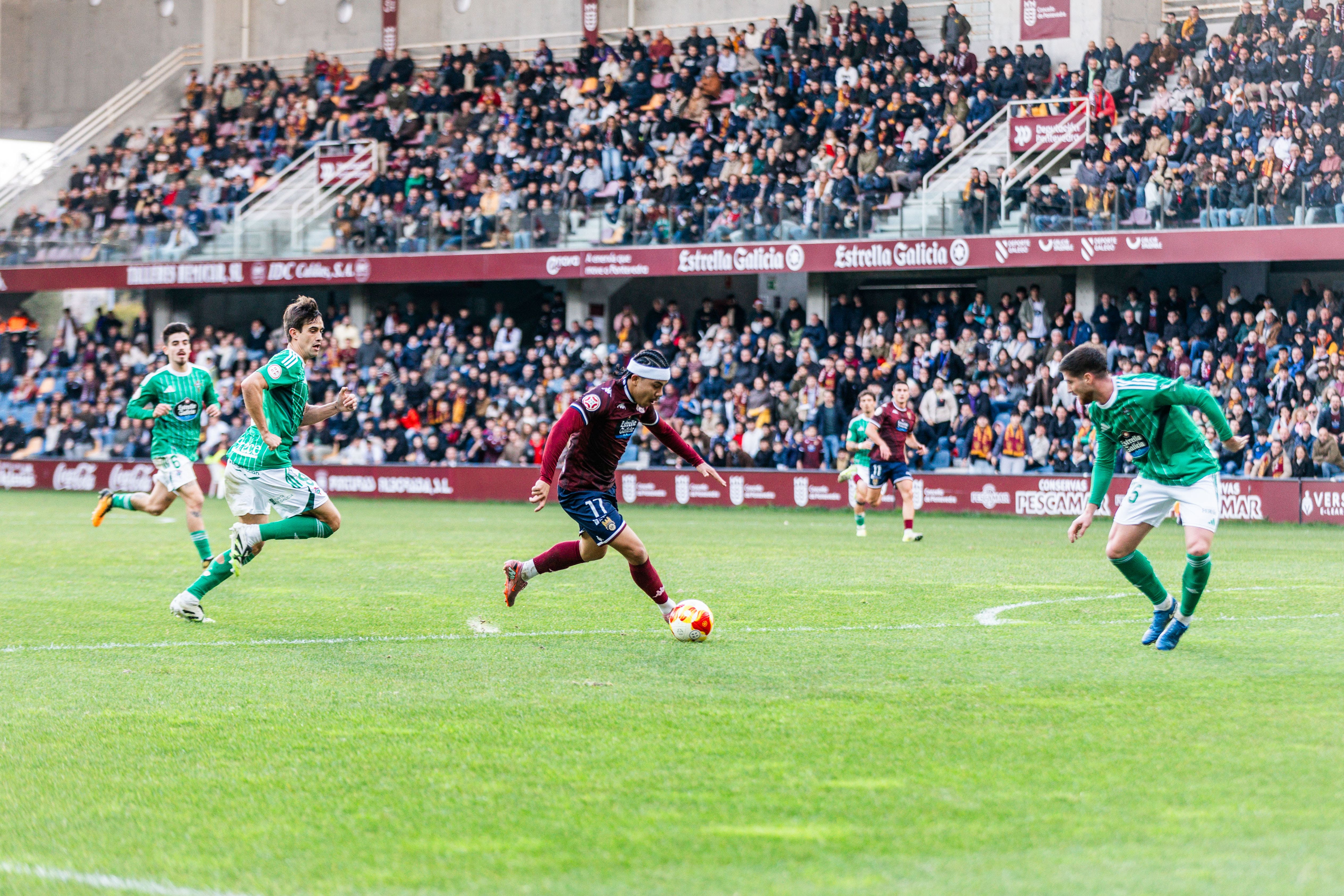 Partido entre Pontevedra CF y Racing Club de Ferrol en Pasarón Partido entre Pontevedra CF y Racing Club de Ferrol en Pasarón