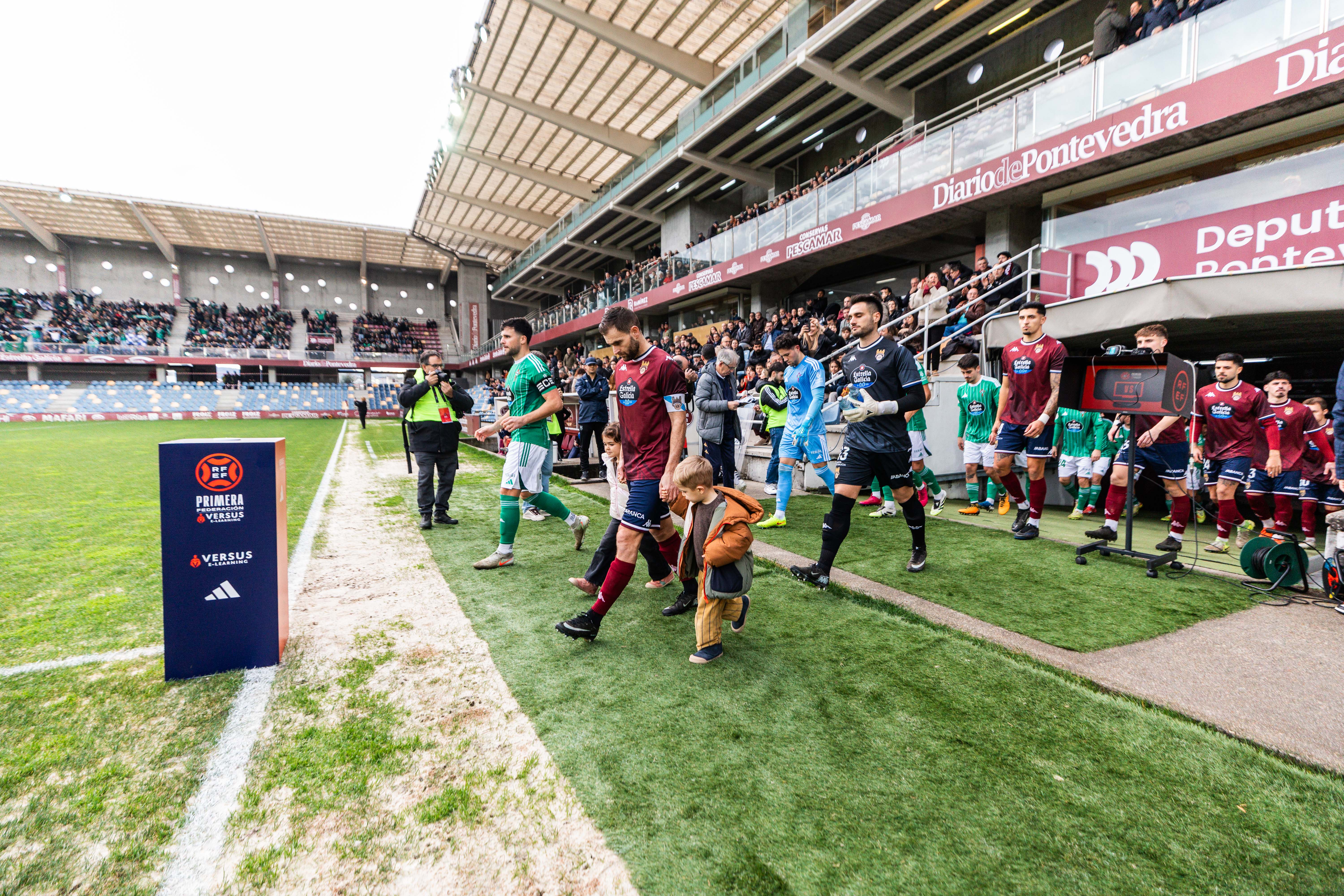Partido entre Pontevedra CF y Racing Club de Ferrol en Pasarón Partido entre Pontevedra CF y Racing Club de Ferrol en Pasarón