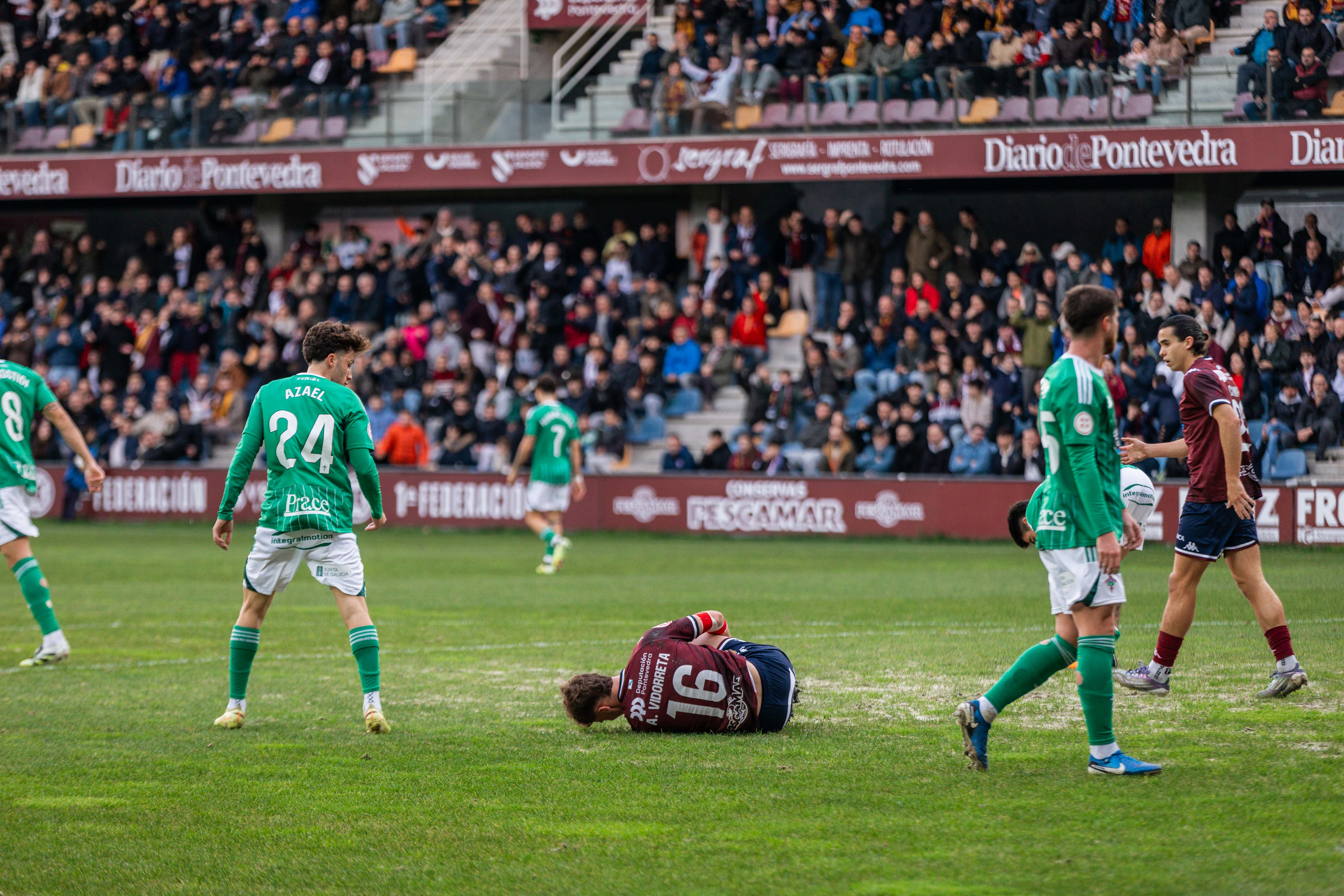 Partido entre Pontevedra CF y Racing Club de Ferrol en Pasarón Partido entre Pontevedra CF y Racing Club de Ferrol en Pasarón