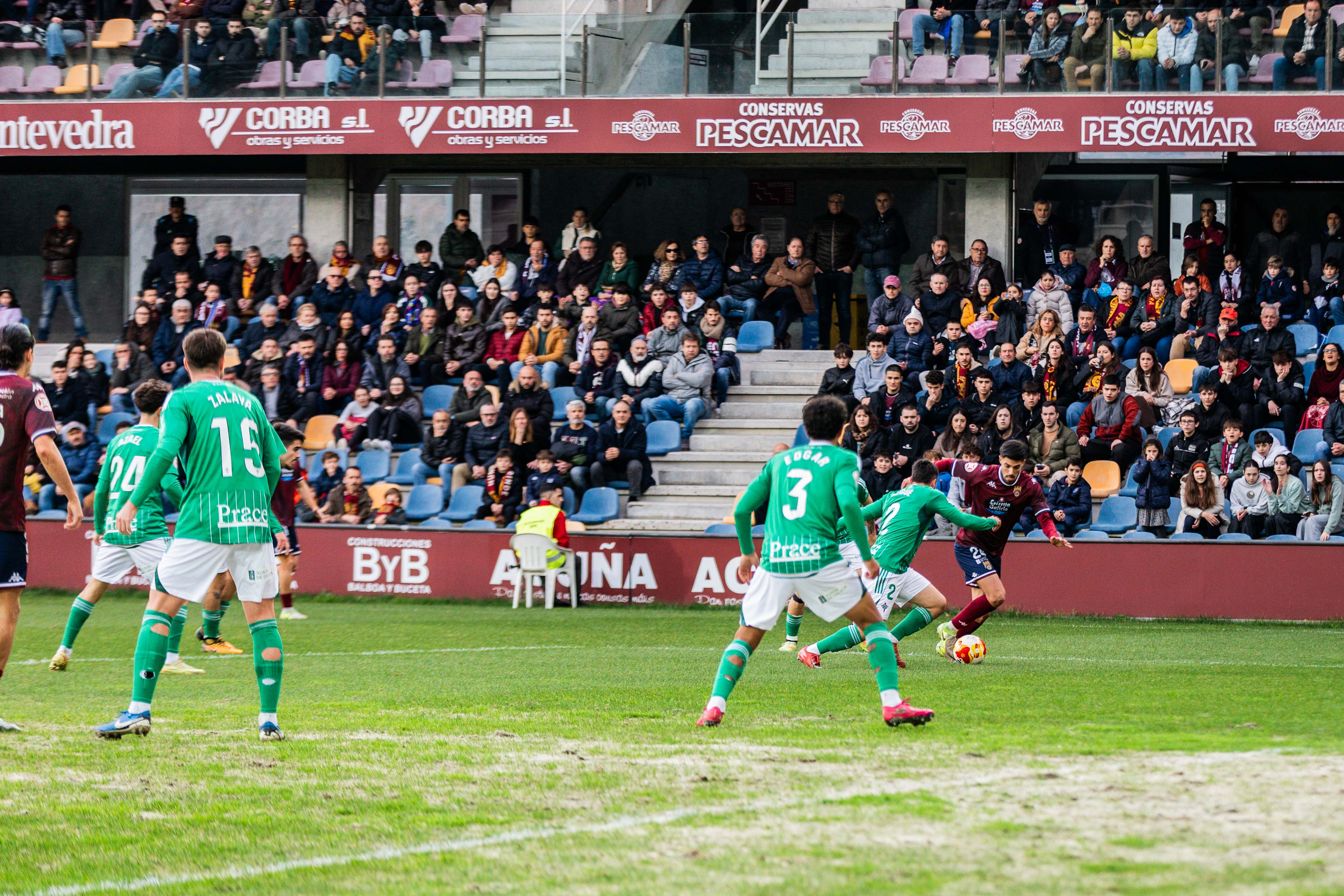 Partido entre Pontevedra CF y Racing Club de Ferrol en Pasarón Partido entre Pontevedra CF y Racing Club de Ferrol en Pasarón