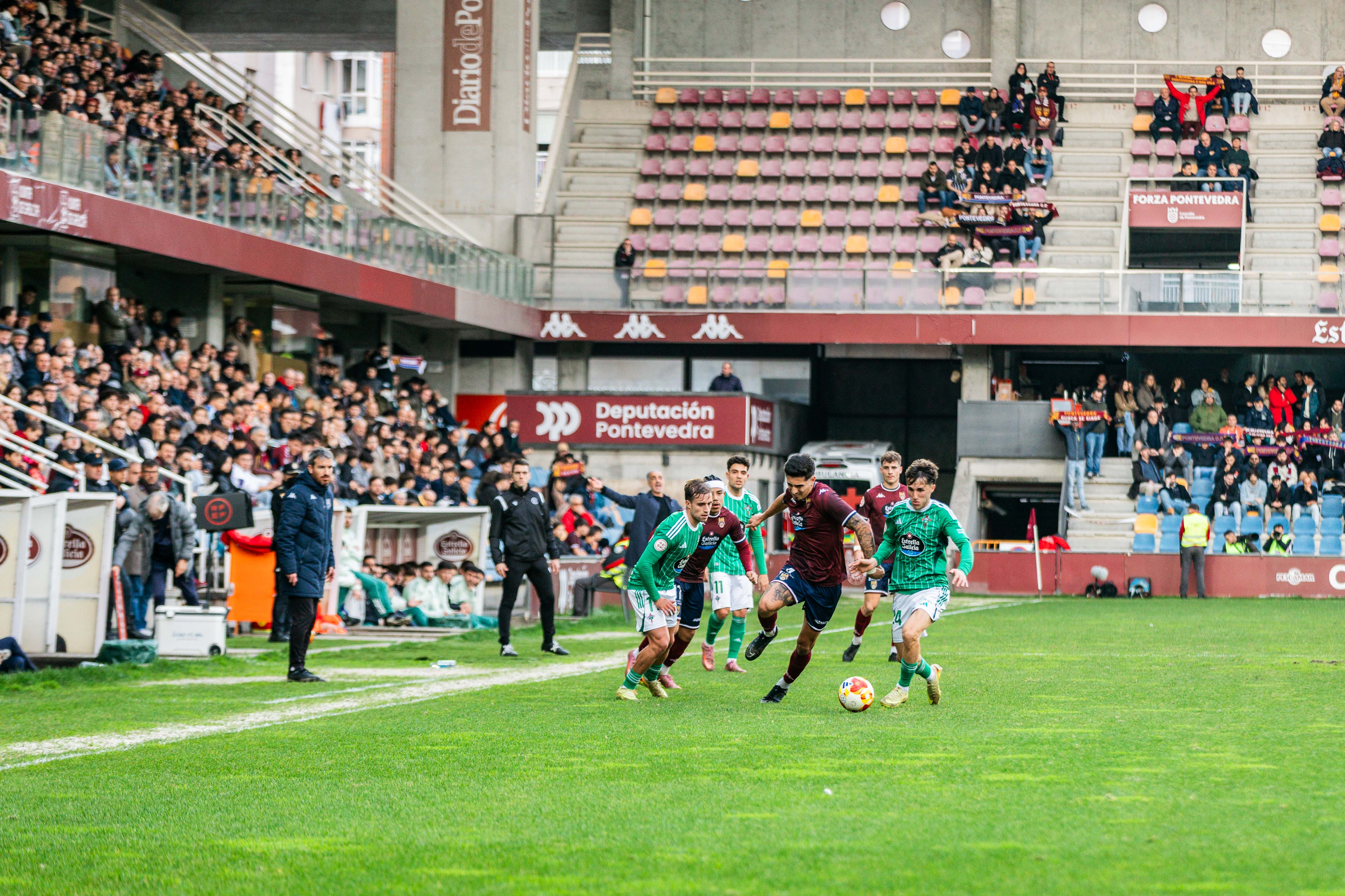 Partido entre Pontevedra CF y Racing Club de Ferrol en Pasarón Partido entre Pontevedra CF y Racing Club de Ferrol en Pasarón