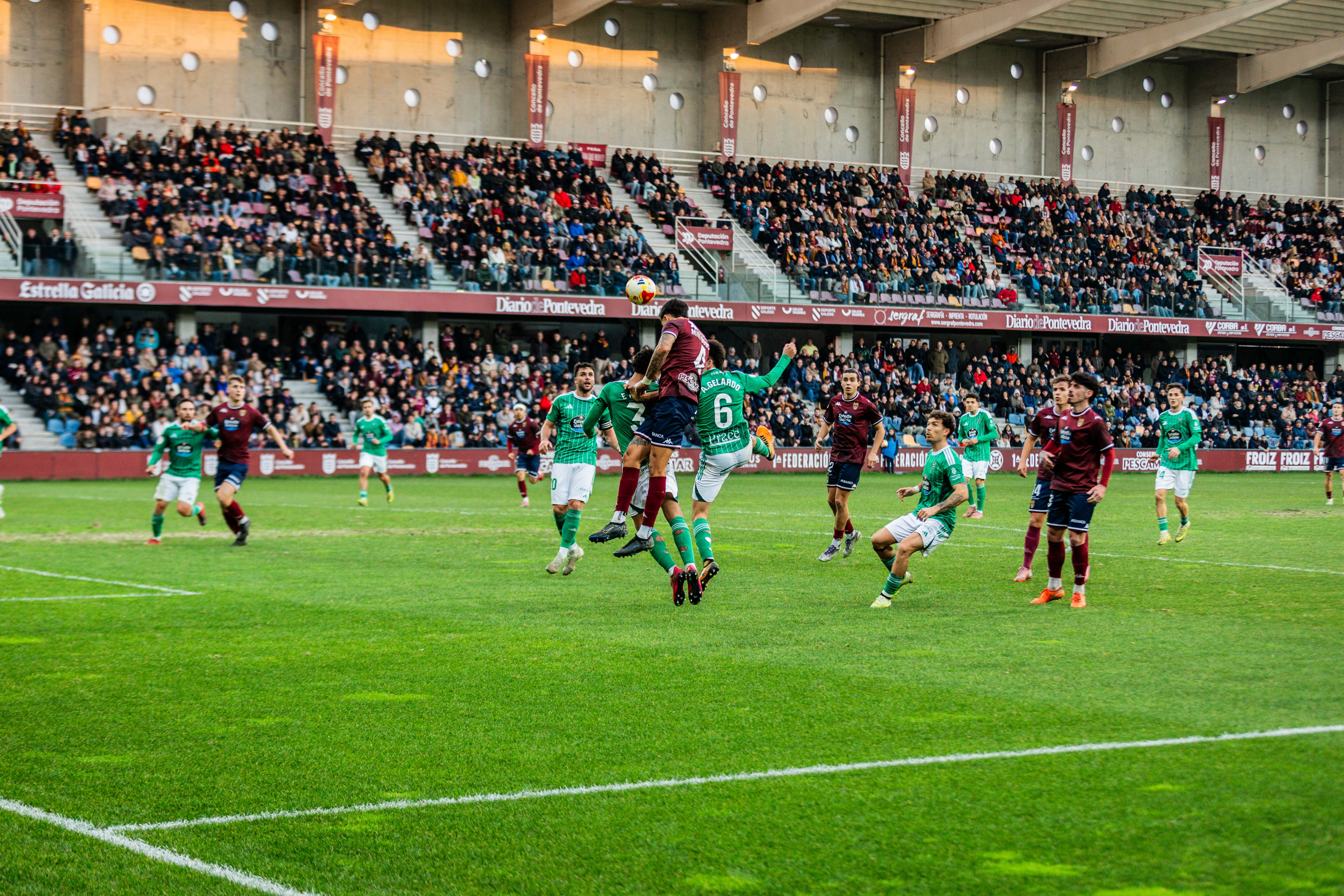Partido entre Pontevedra CF y Racing Club de Ferrol en Pasarón Partido entre Pontevedra CF y Racing Club de Ferrol en Pasarón
