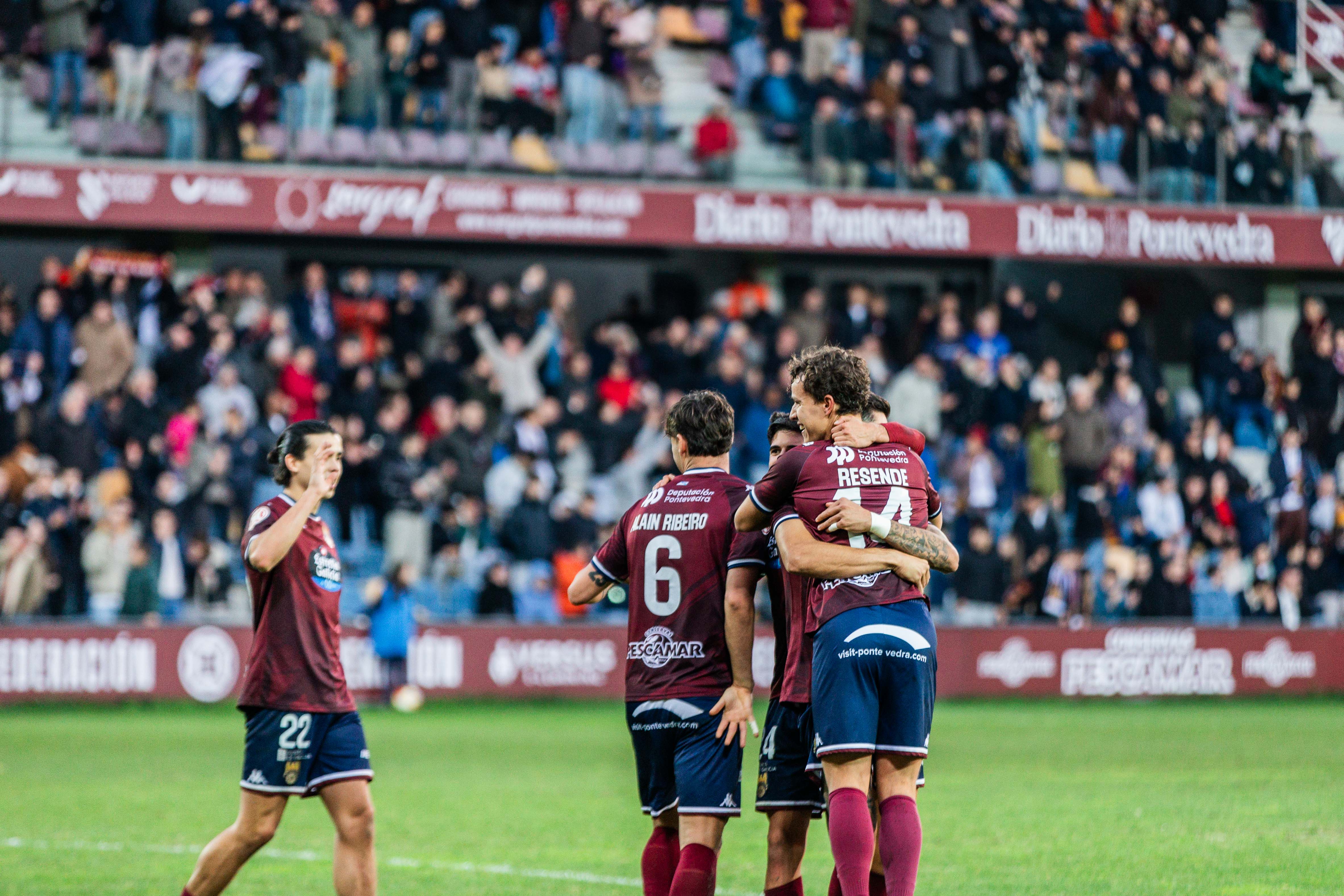 Partido entre Pontevedra CF y Racing Club de Ferrol en Pasarón Partido entre Pontevedra CF y Racing Club de Ferrol en Pasarón