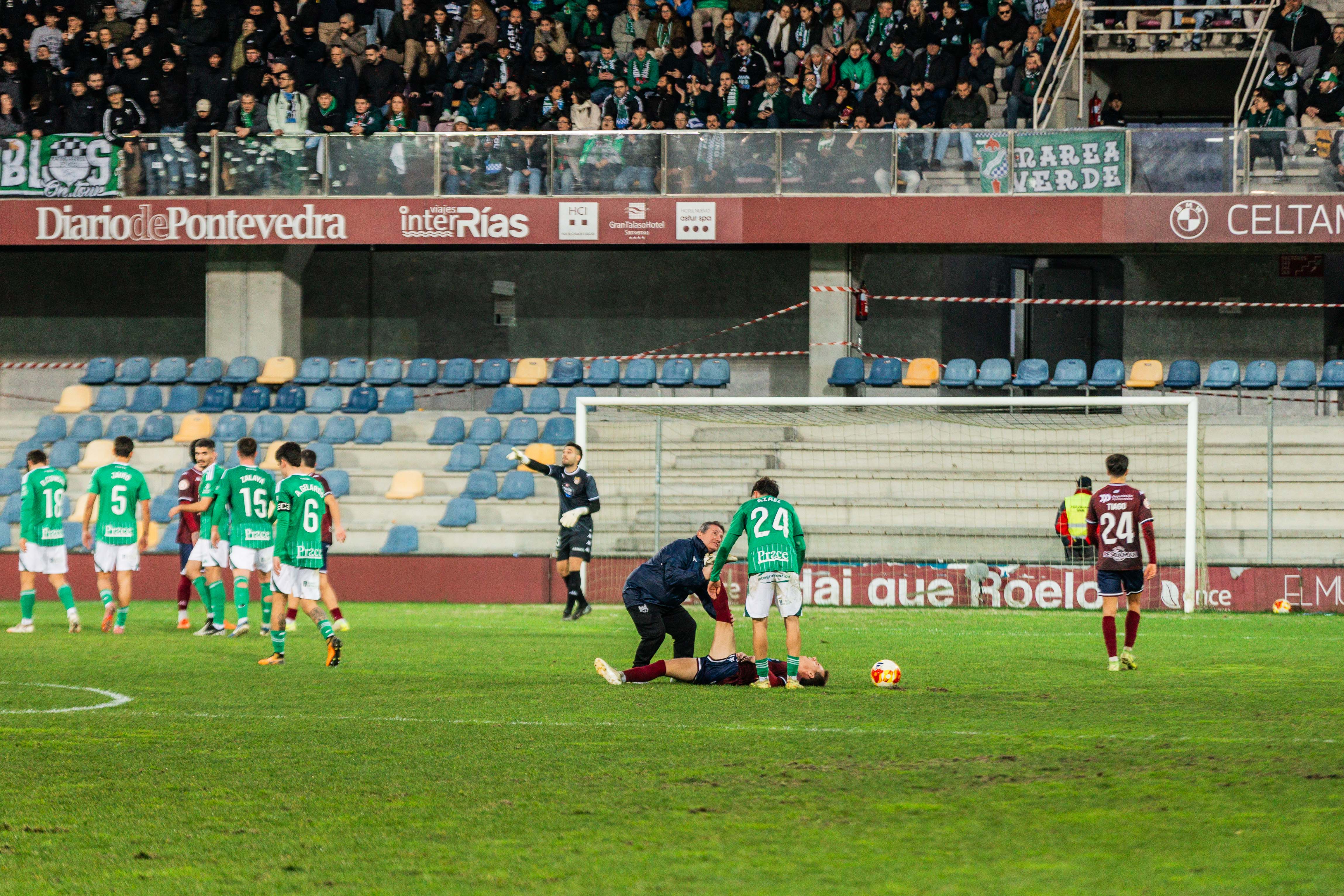 Partido entre Pontevedra CF y Racing Club de Ferrol en Pasarón Partido entre Pontevedra CF y Racing Club de Ferrol en Pasarón
