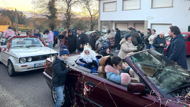 Los Reyes Magos recorren las parroquias de Caldas Los Reyes Magos recorren las parroquias de Caldas