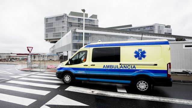 Ambulancia na contorna do Hospital Montecelo Ambulancia na contorna do Hospital Montecelo