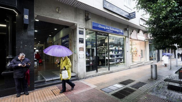 Local da Rúa Castelao onde proxectan a fachada do centro sanitario que queren crear no antigo cine Gónviz
