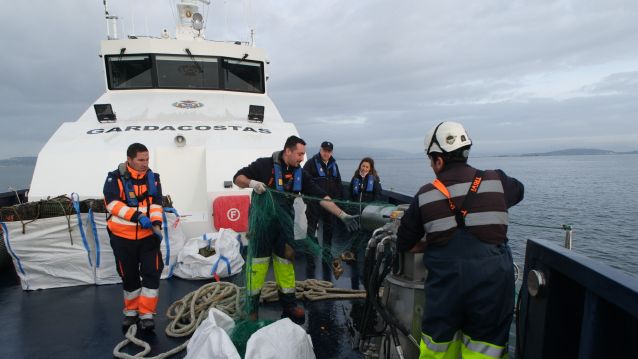 Embarcación de Gardacostas na ría de Arousa Embarcación de Gardacostas na ría de Arousa