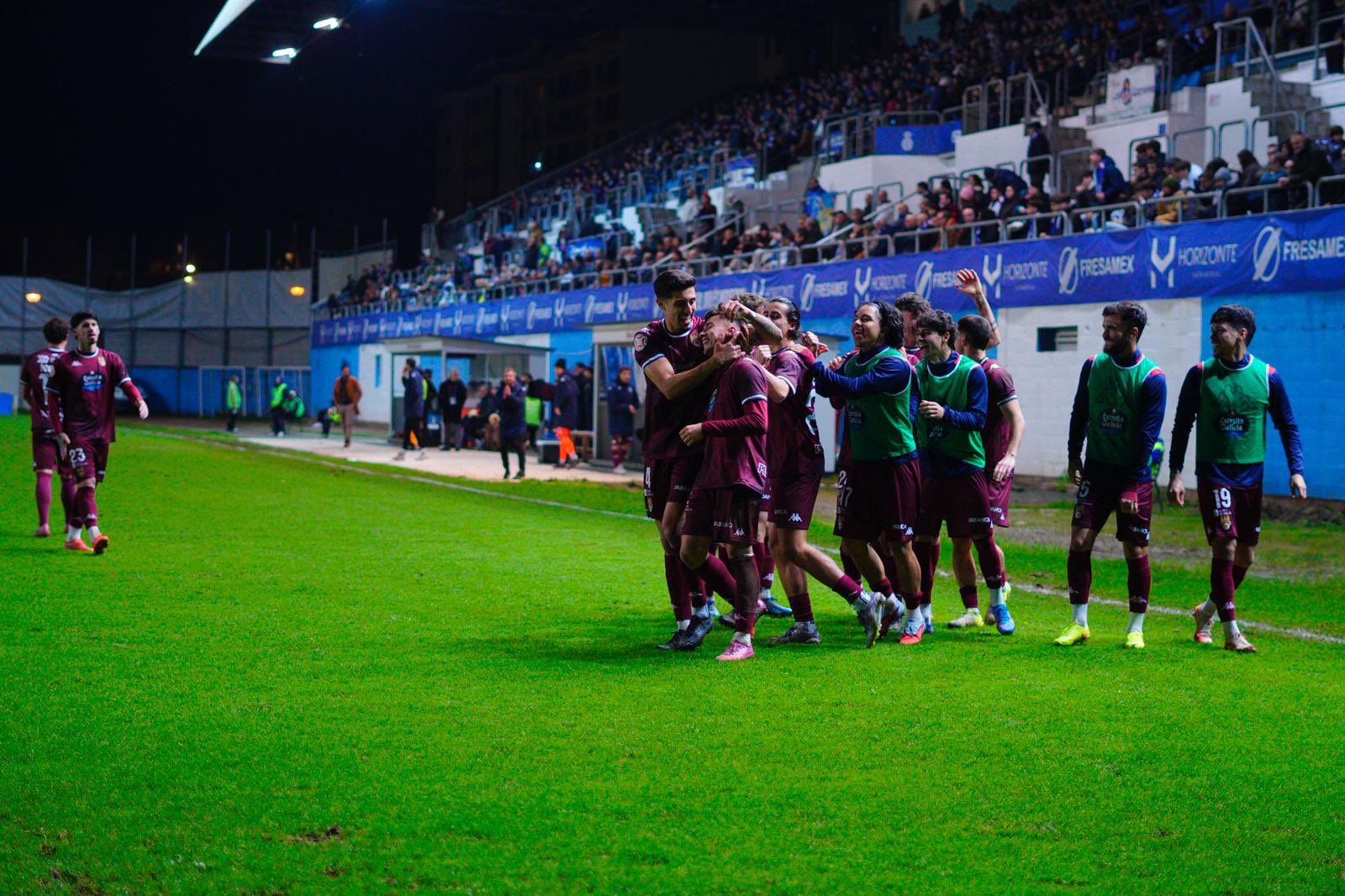 Partido entre Avilés y Pontevedra